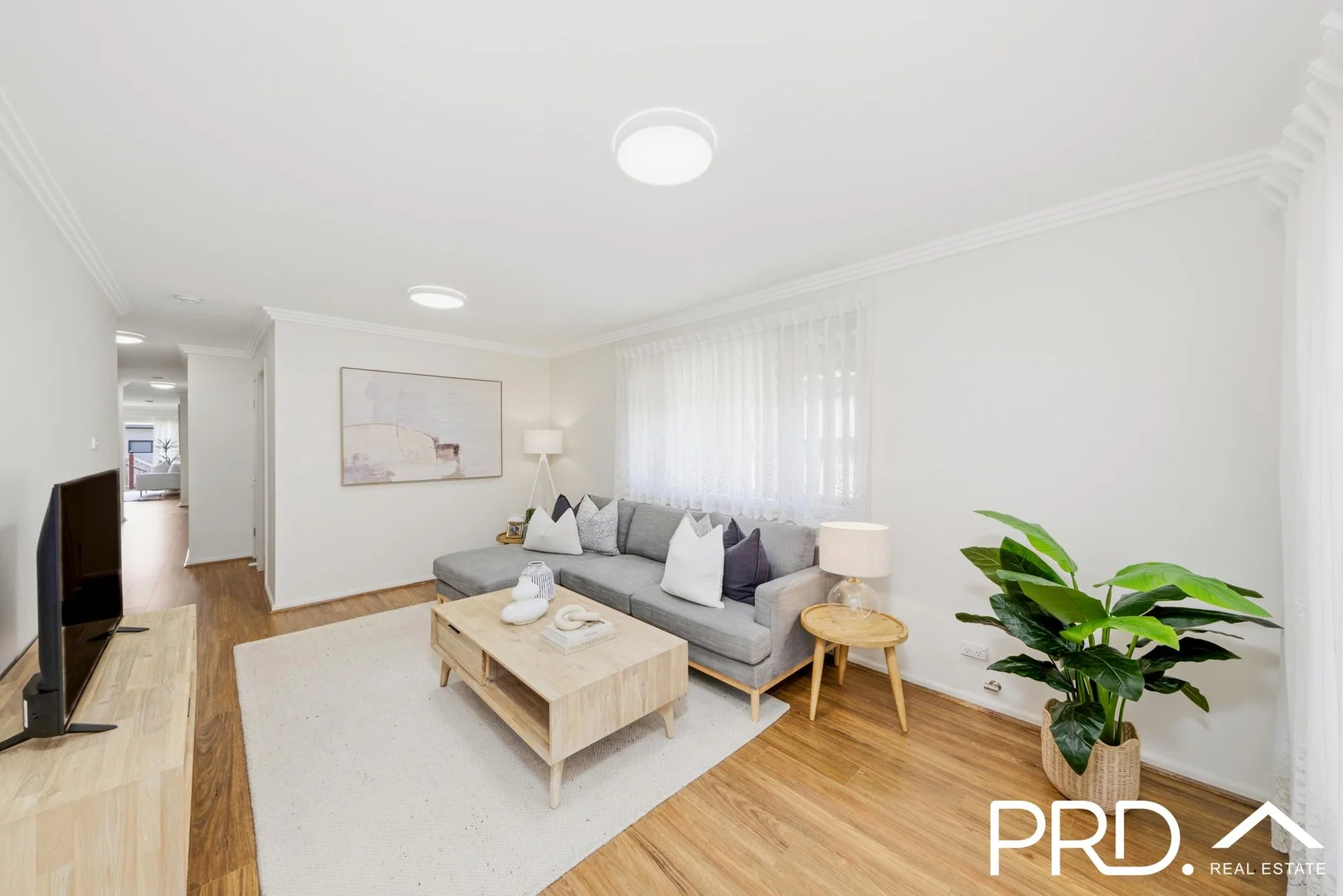 13a Matthews Avenue (1/1)