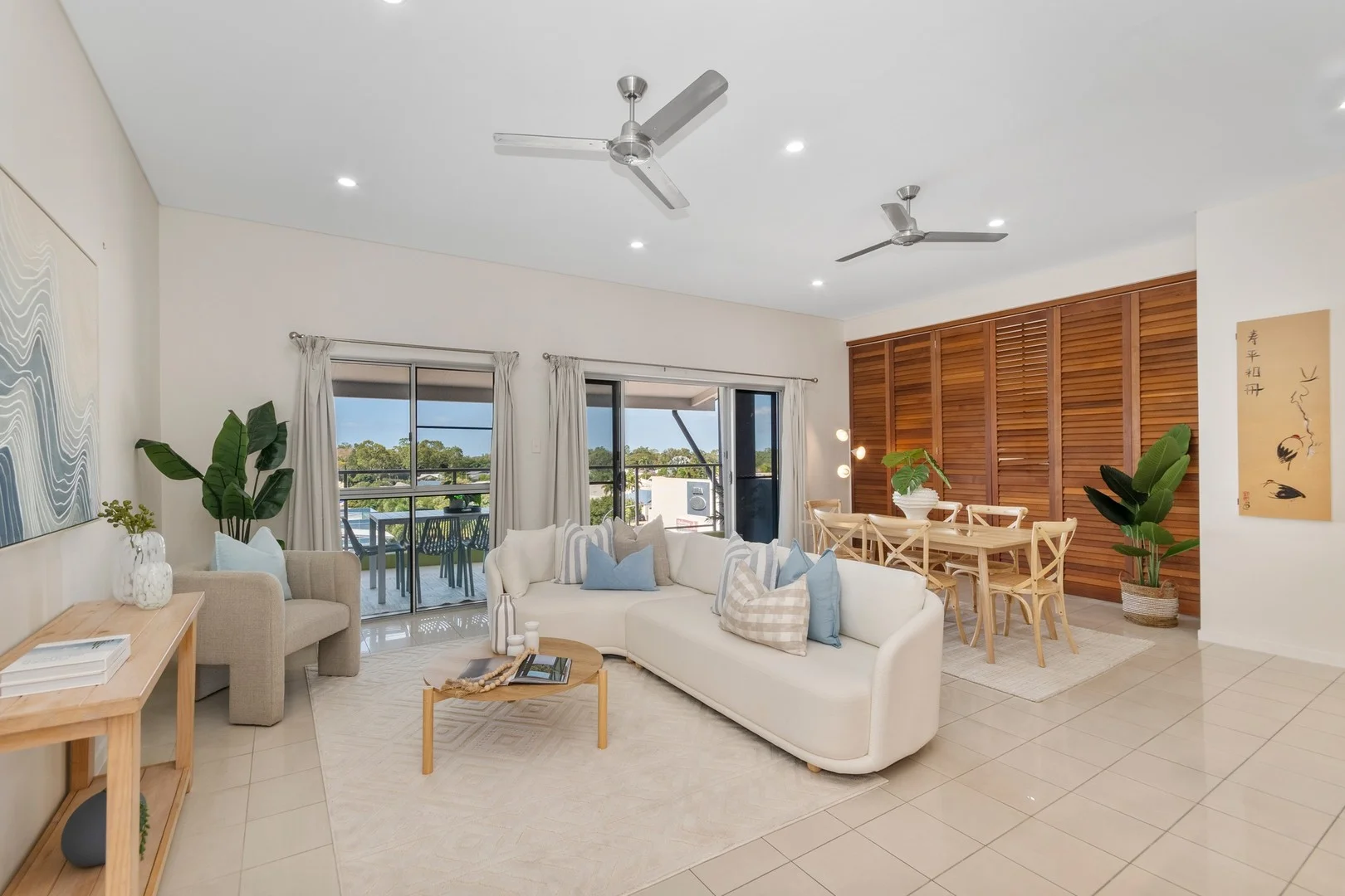 14/237 Riverside Boulevard (1/10)