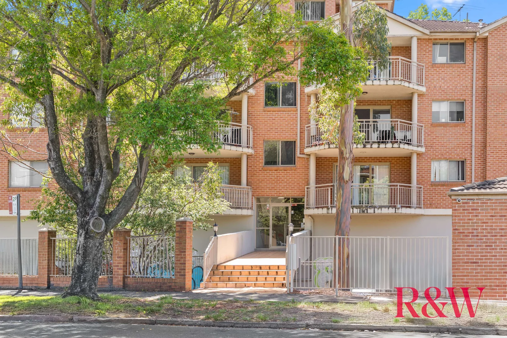 14/4-6 ELVA STREET (1/19)