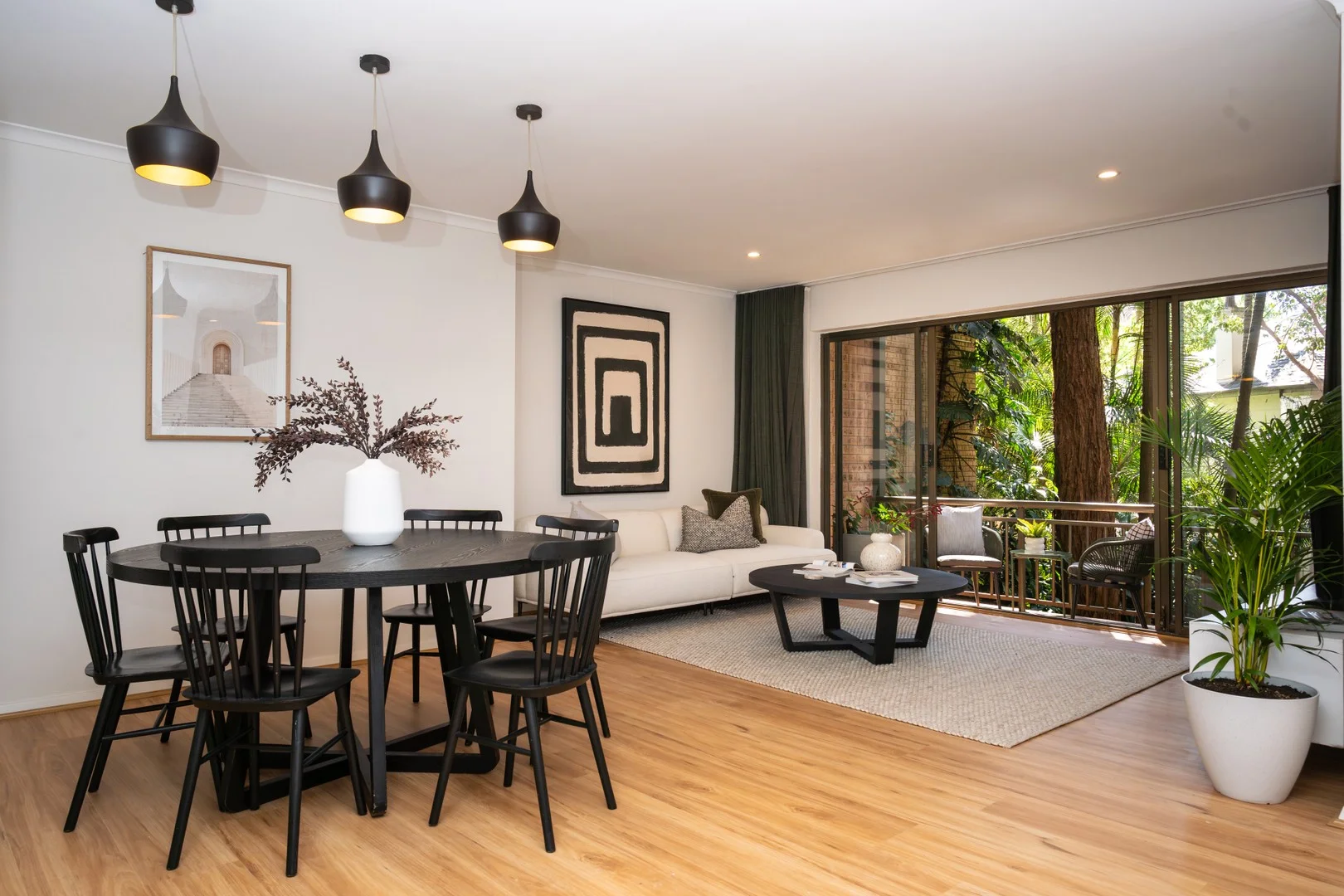 14/5-13 Hutchinson Street (1/18)
