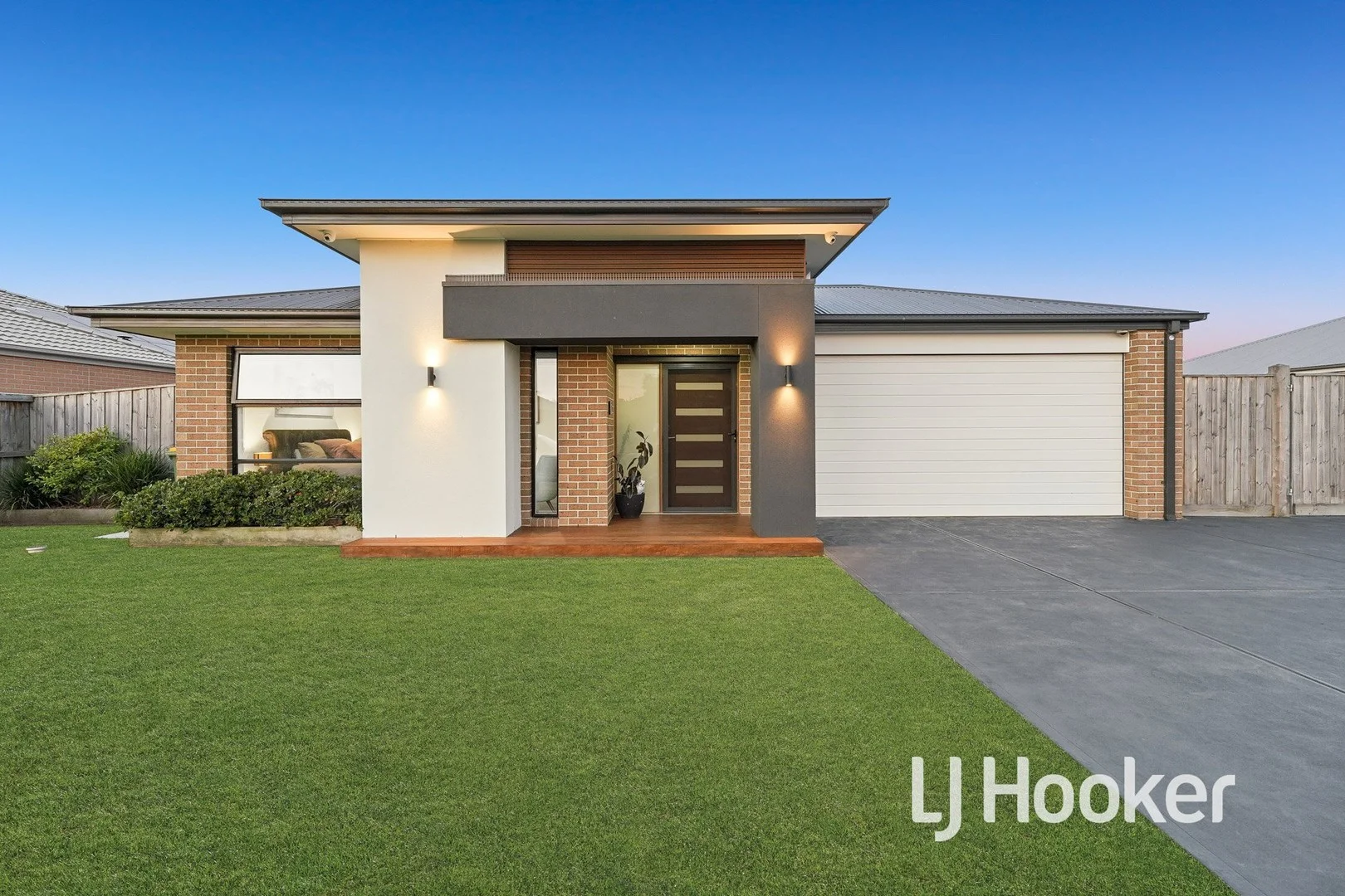 14 Camellia Drive (1/20)