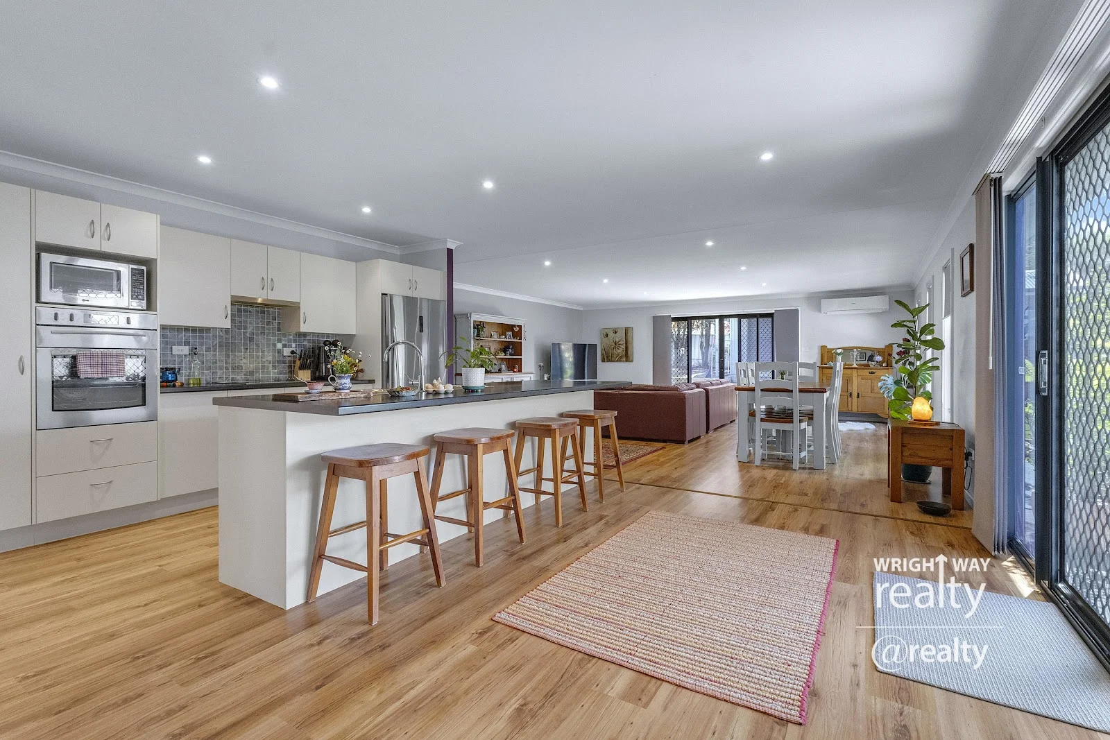 Price Guide $1,100,000 - $1,150,000