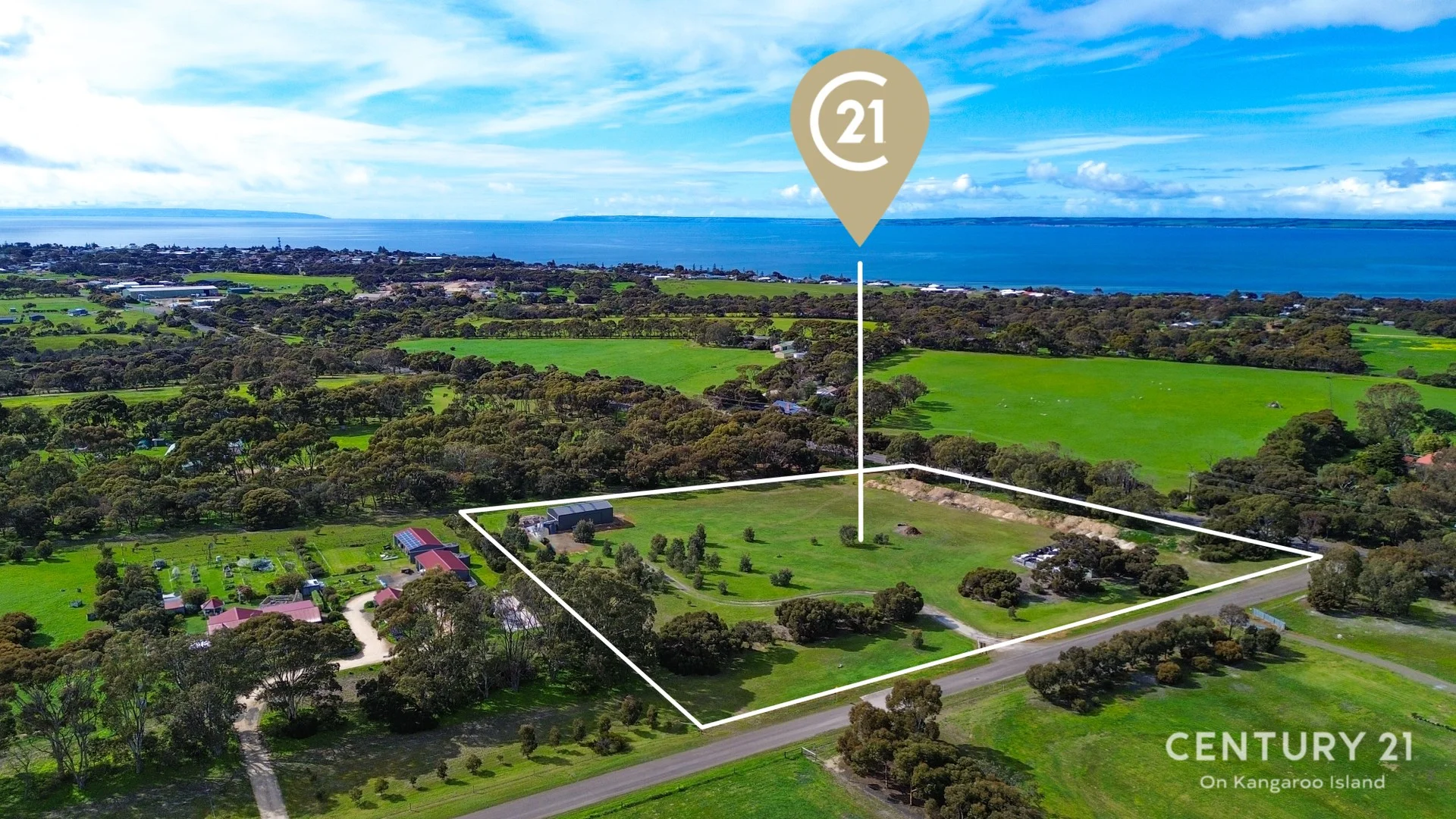 14 Douglas Drive (1/8)