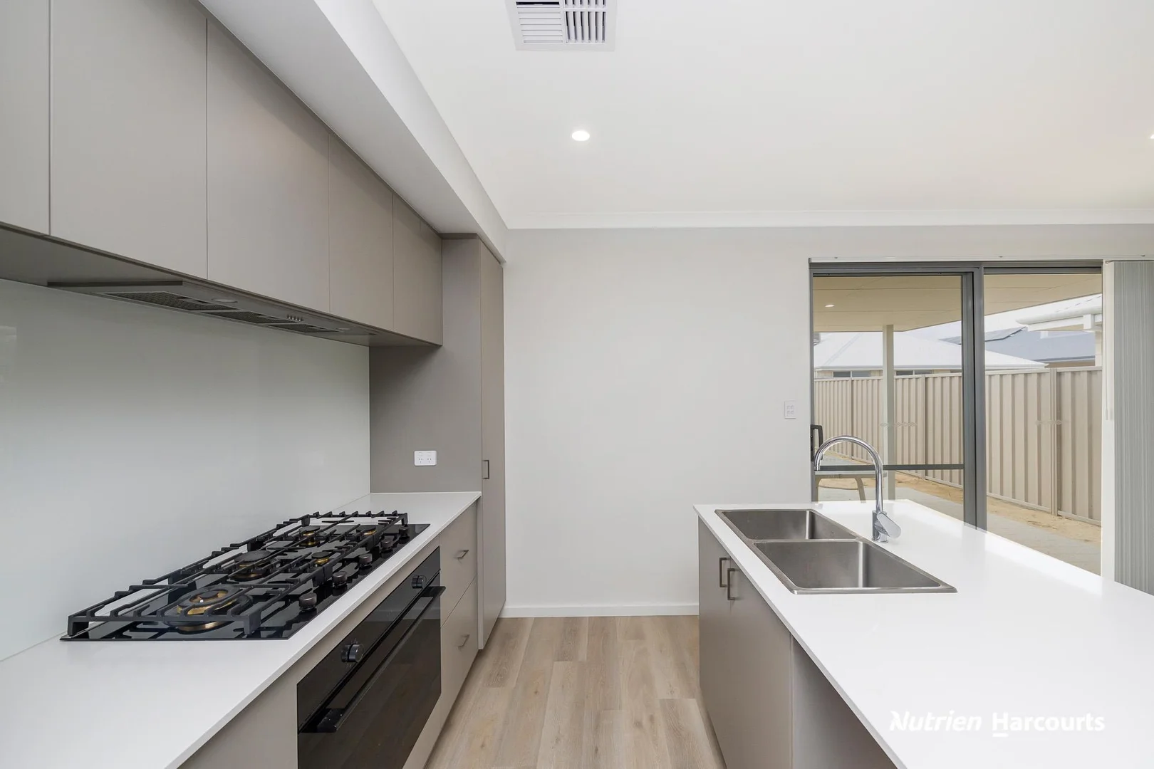 14 Empire Way - Image 4