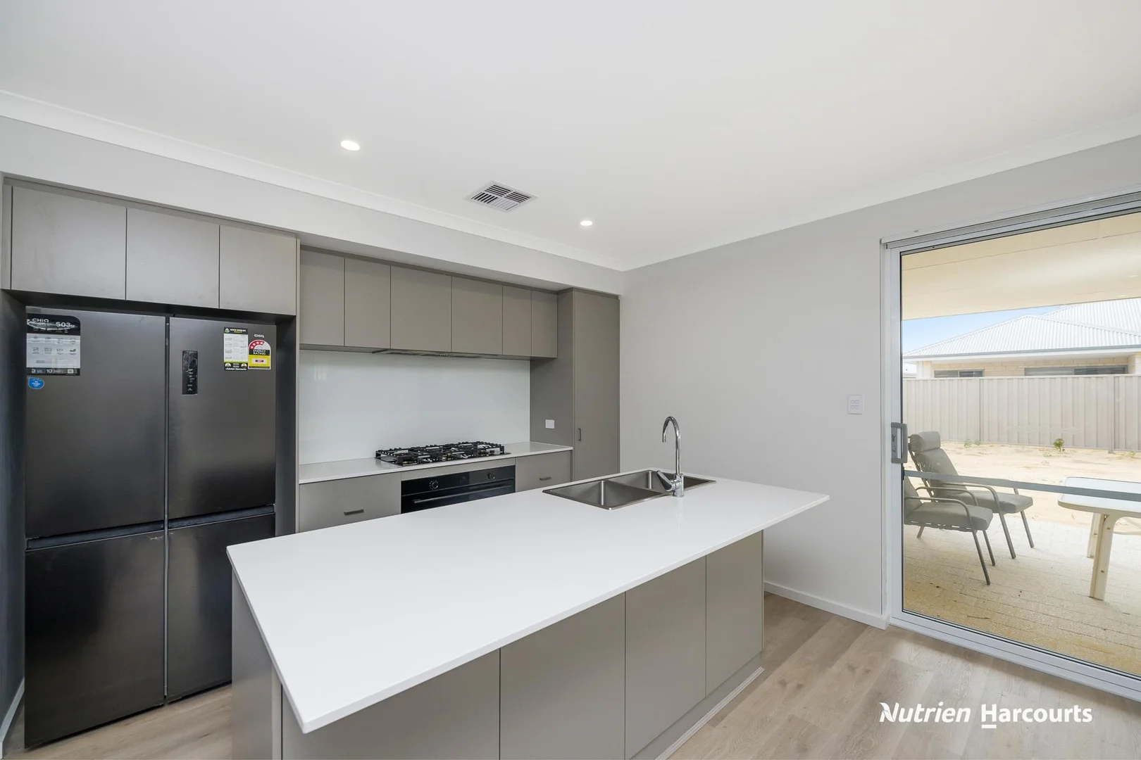 14 Empire Way - Image 3