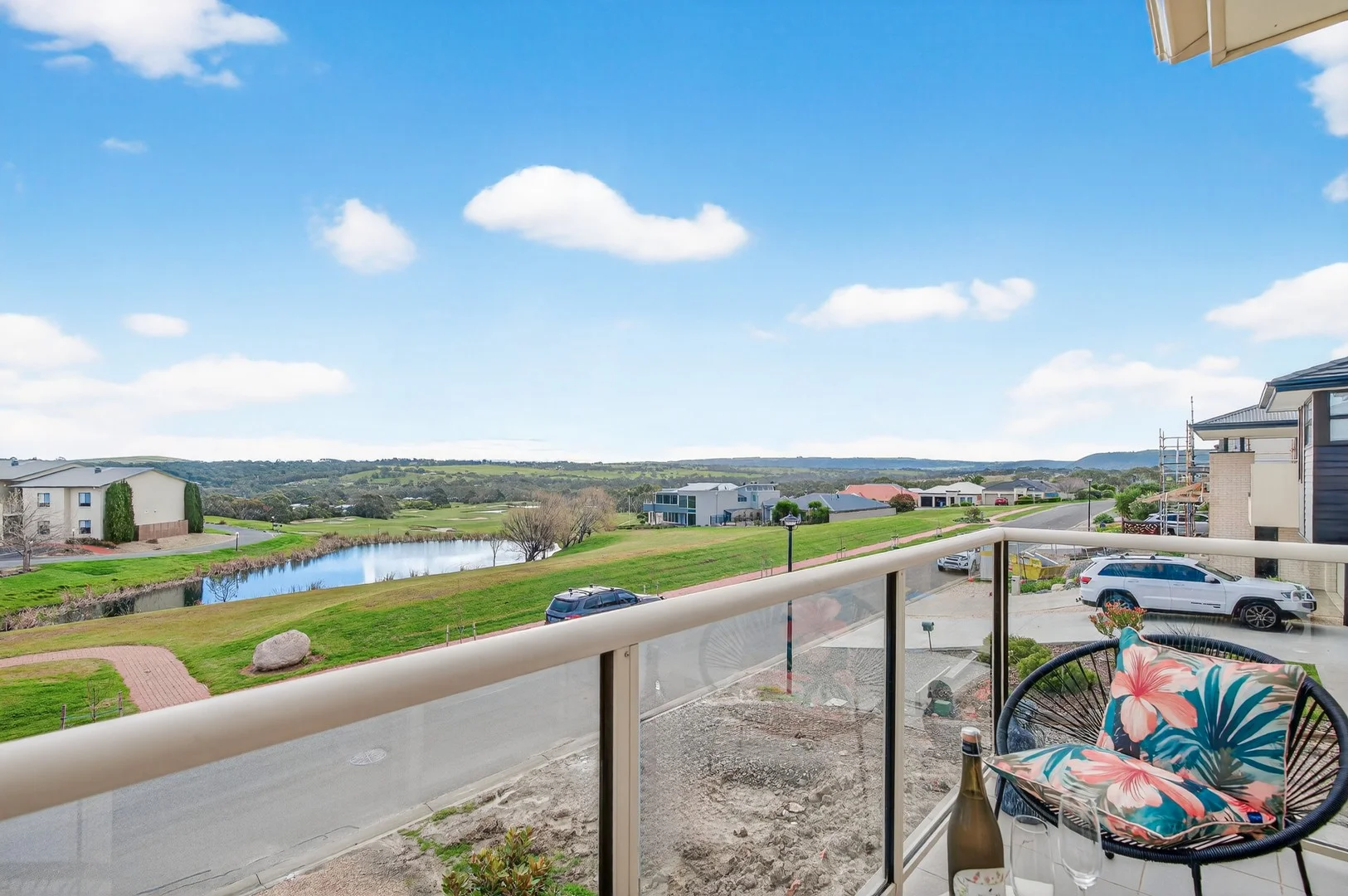 14 Endeavour Drive (1/1)