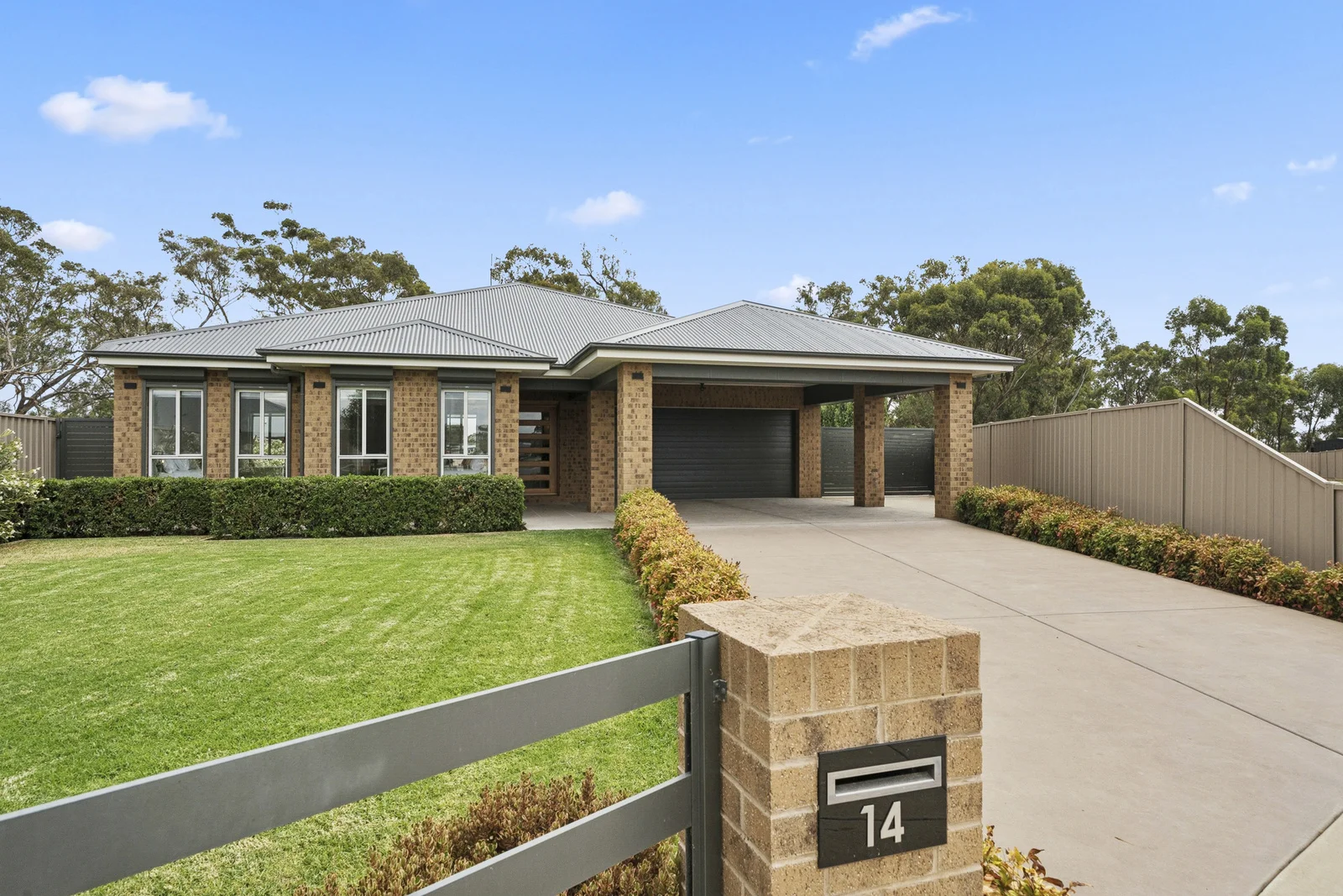 14 Hannah Crescent (1/24)