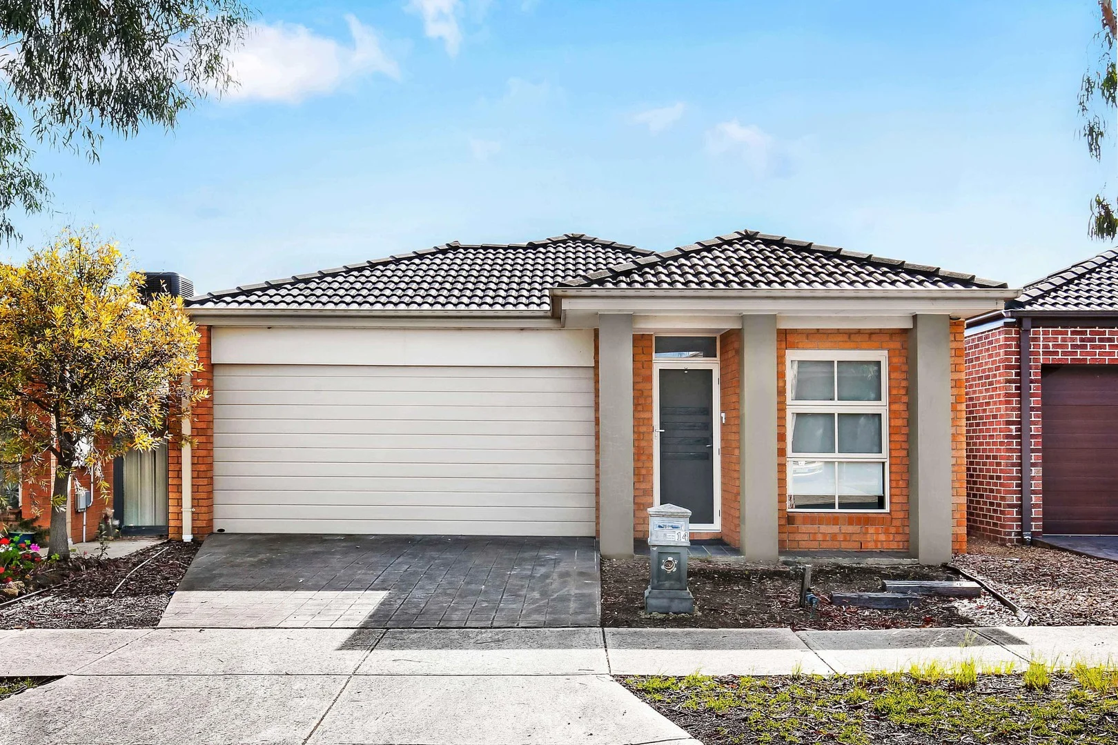 14 Hodgson Rise (1/10)