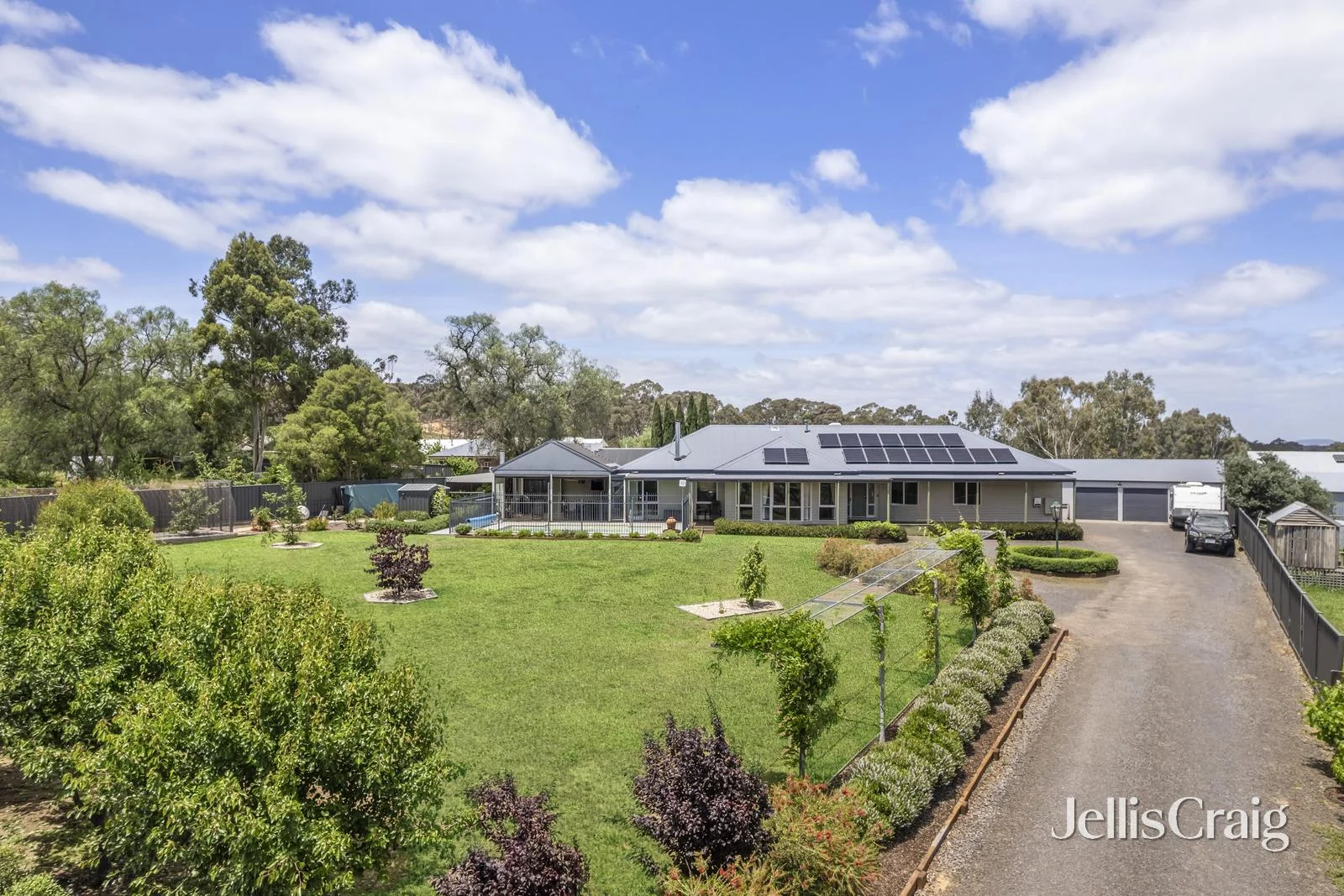 14 Stephen Street - Image 2