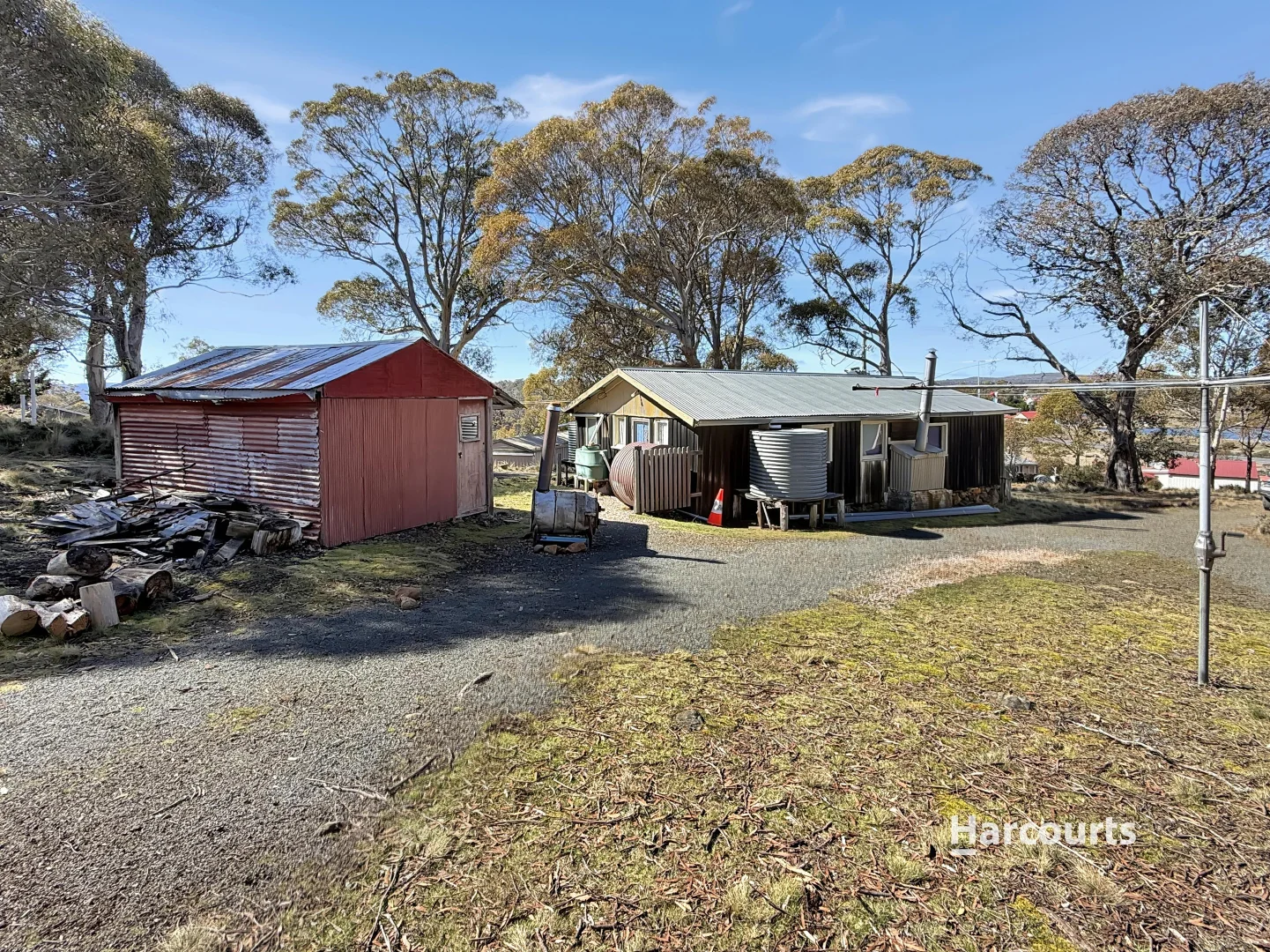14 Thiessen Crescent - Image 2