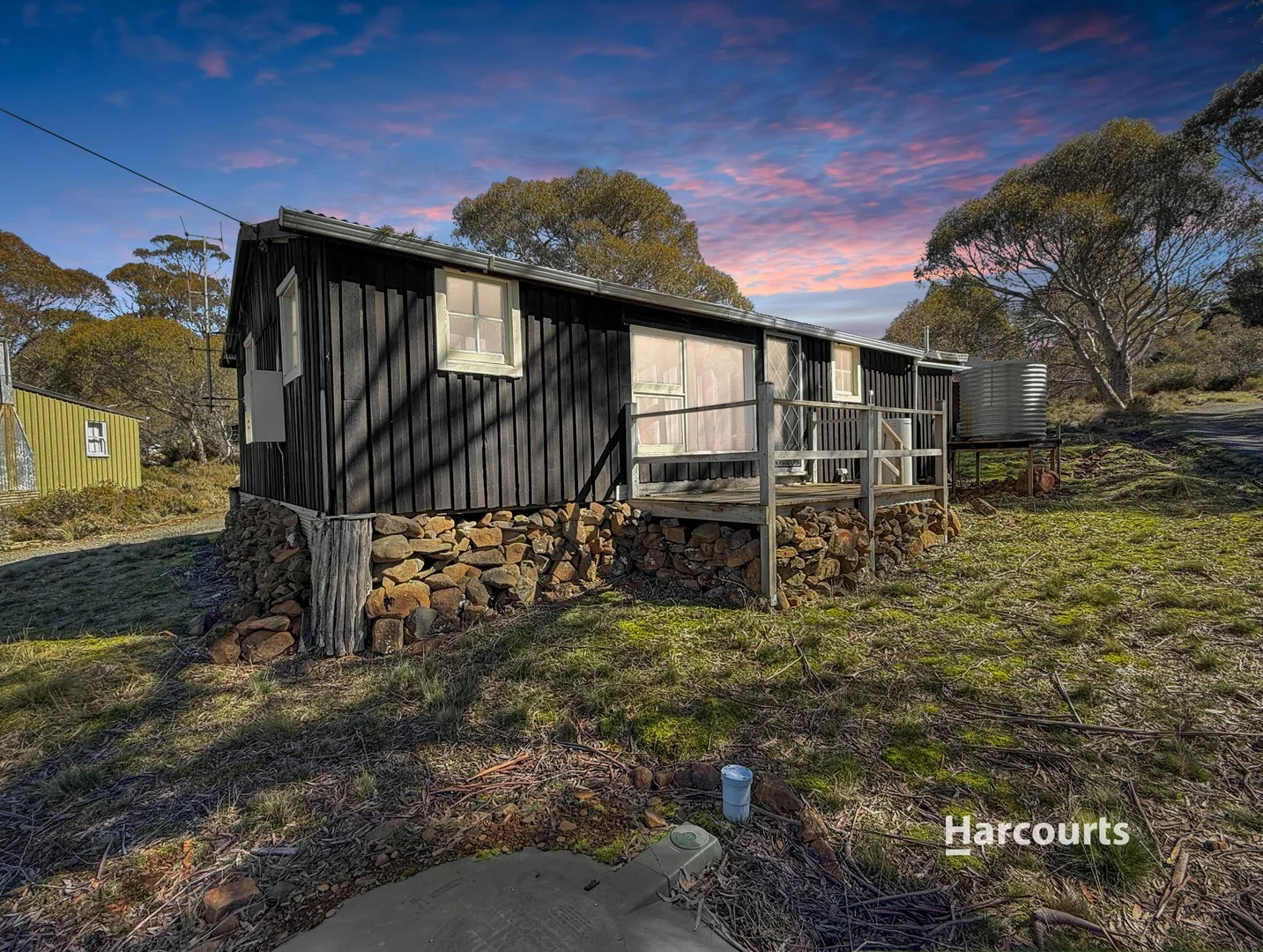14 Thiessen Crescent (1/3)