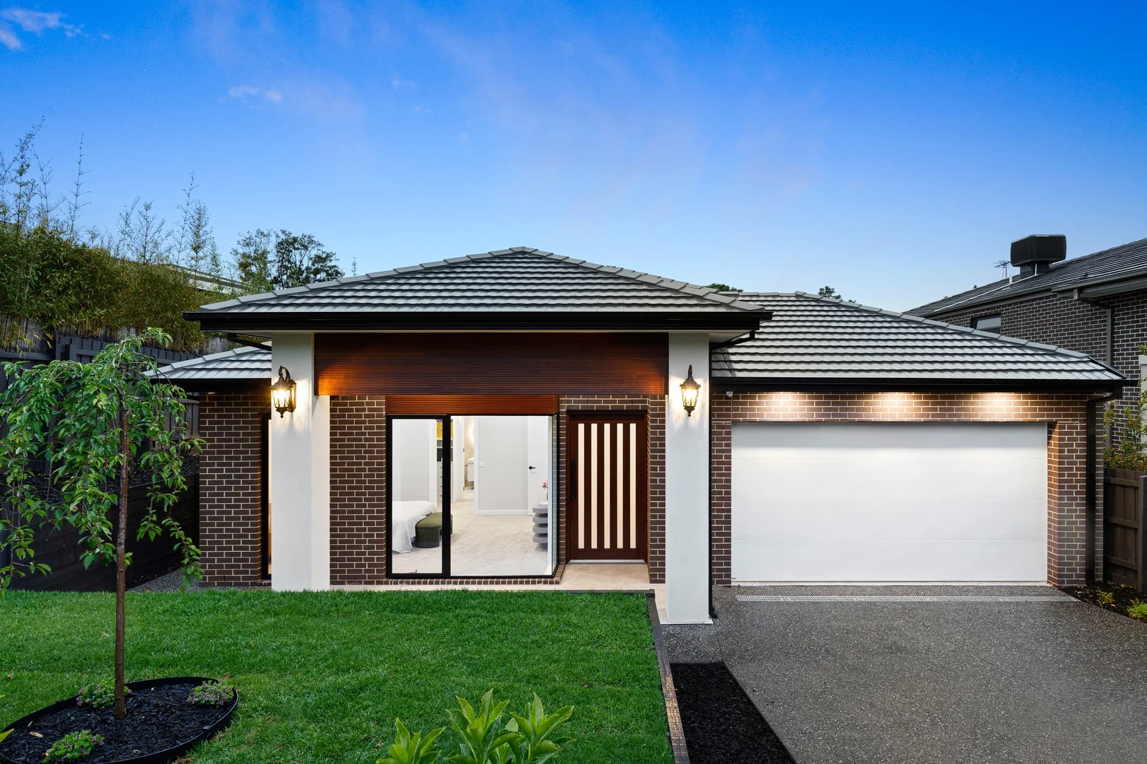 14 Viewhill Road (1/1)