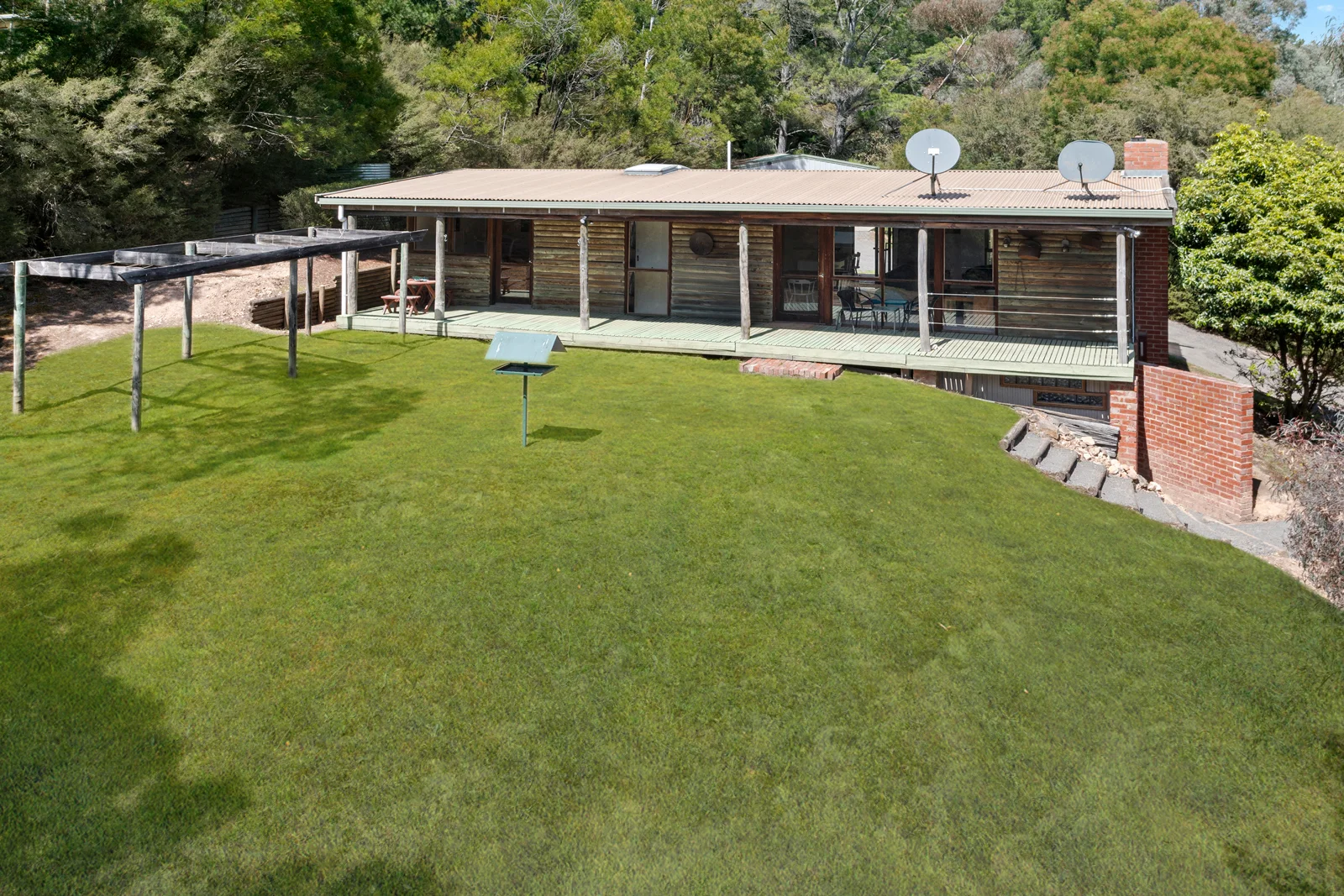 140 Taylor Bay Right Arm Road (1/1)
