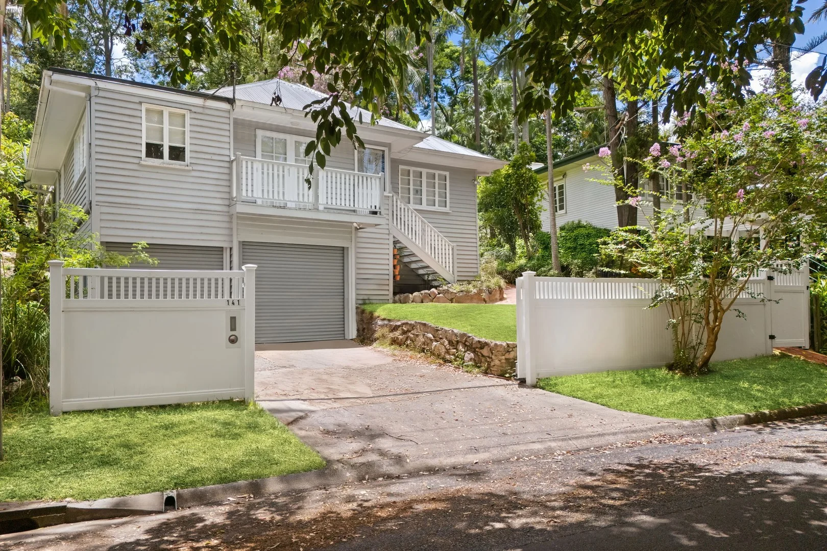 141 Royal Parade (1/14)