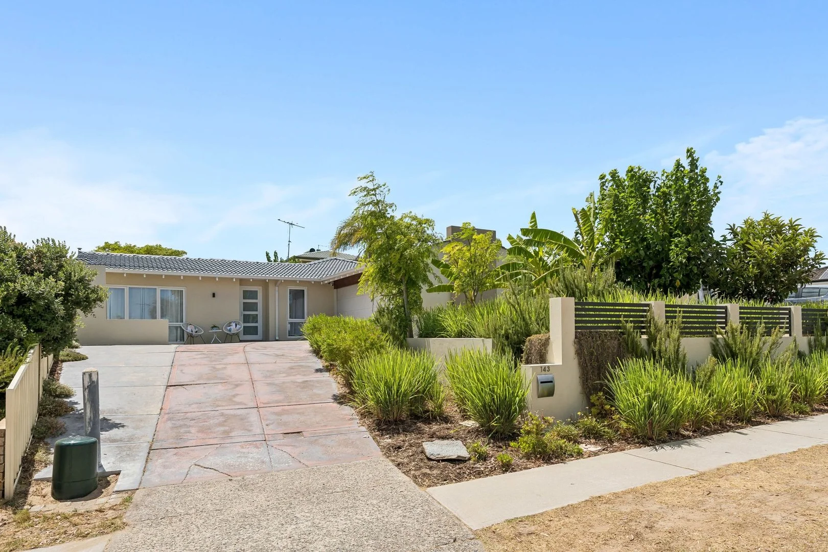 143 DAMPIER AVENUE (1/1)