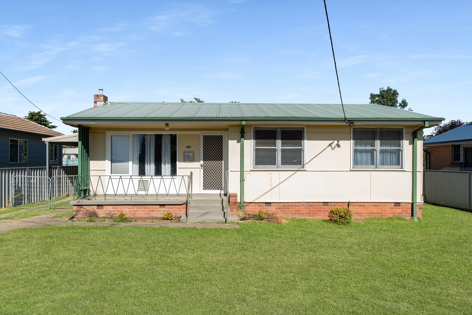149 Lone Pine Avenue (1/12)