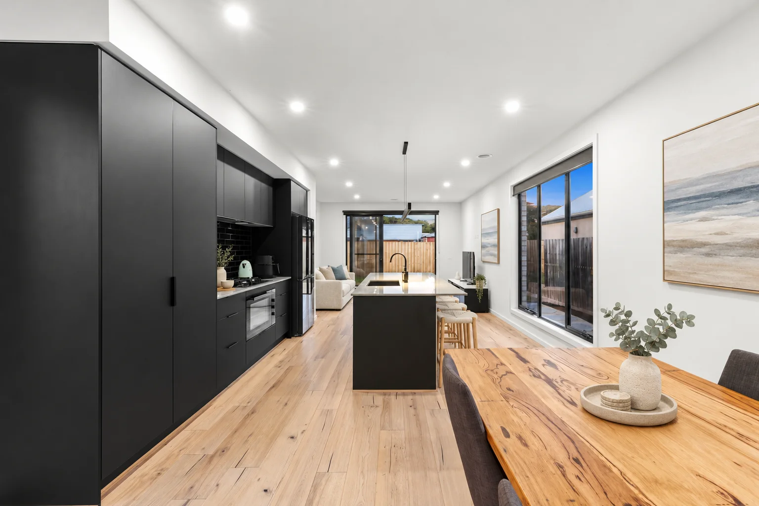14A Roddick Grove - Image 5