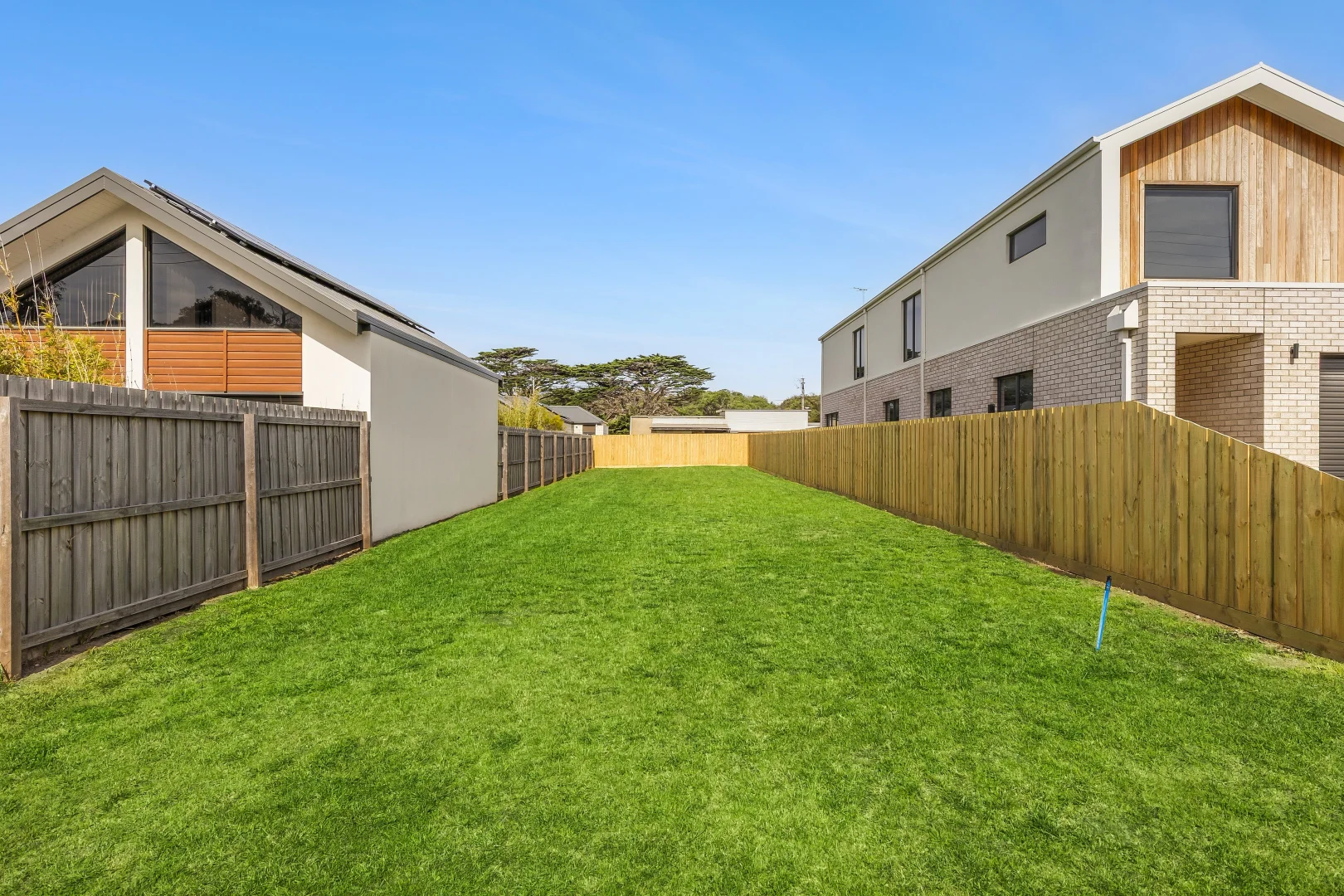 14B Roddick Grove - Image 3