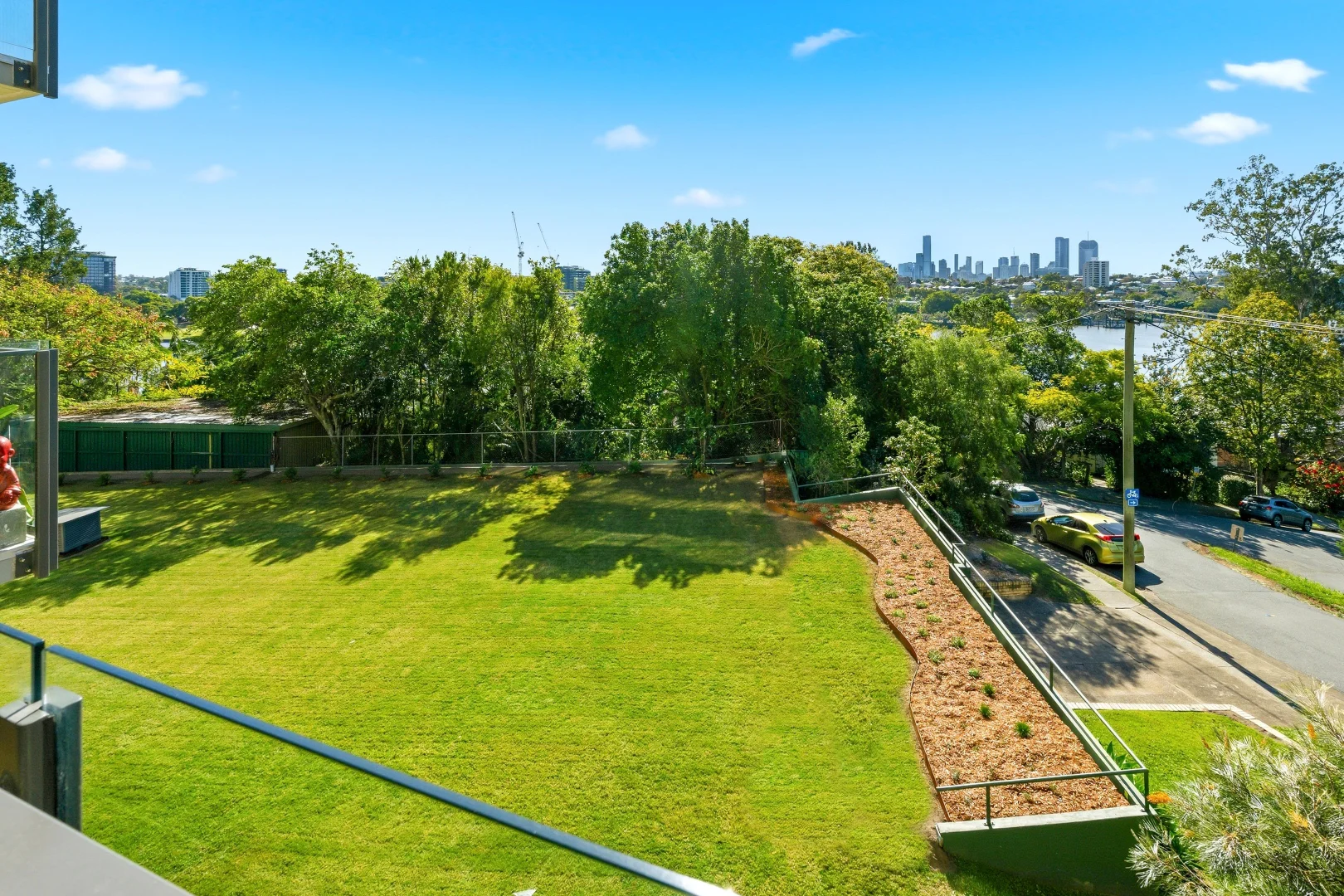 15/36 Jerdanefield Road - Image 2
