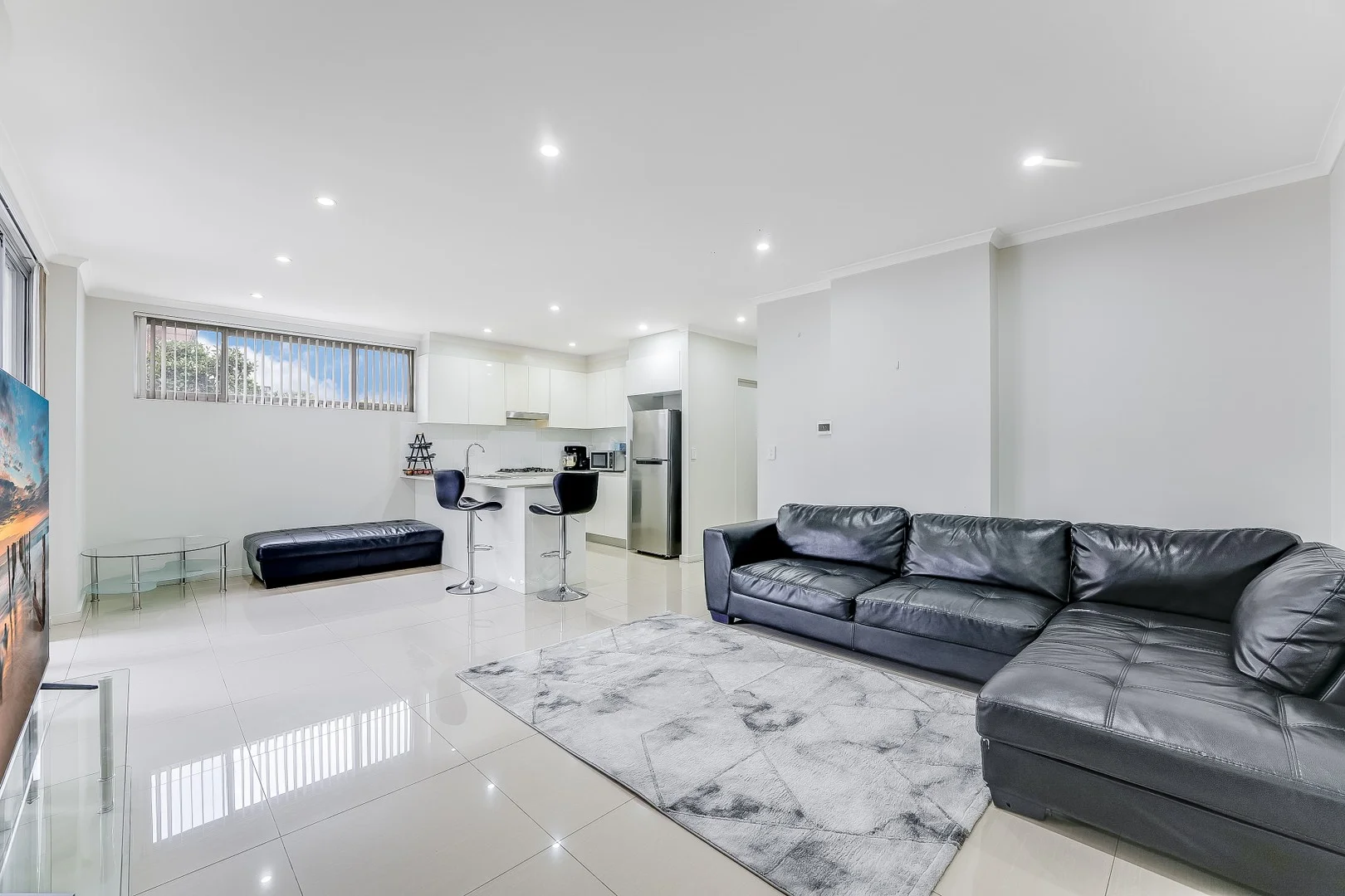15/42 Hoxton Park Road (1/10)