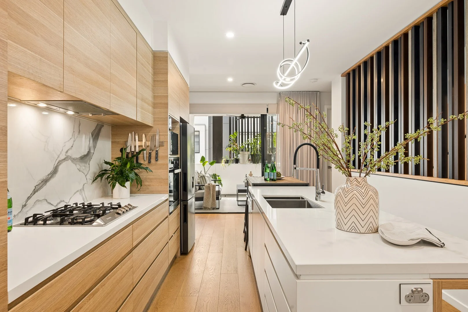 15/42 Johnston Street (1/17)