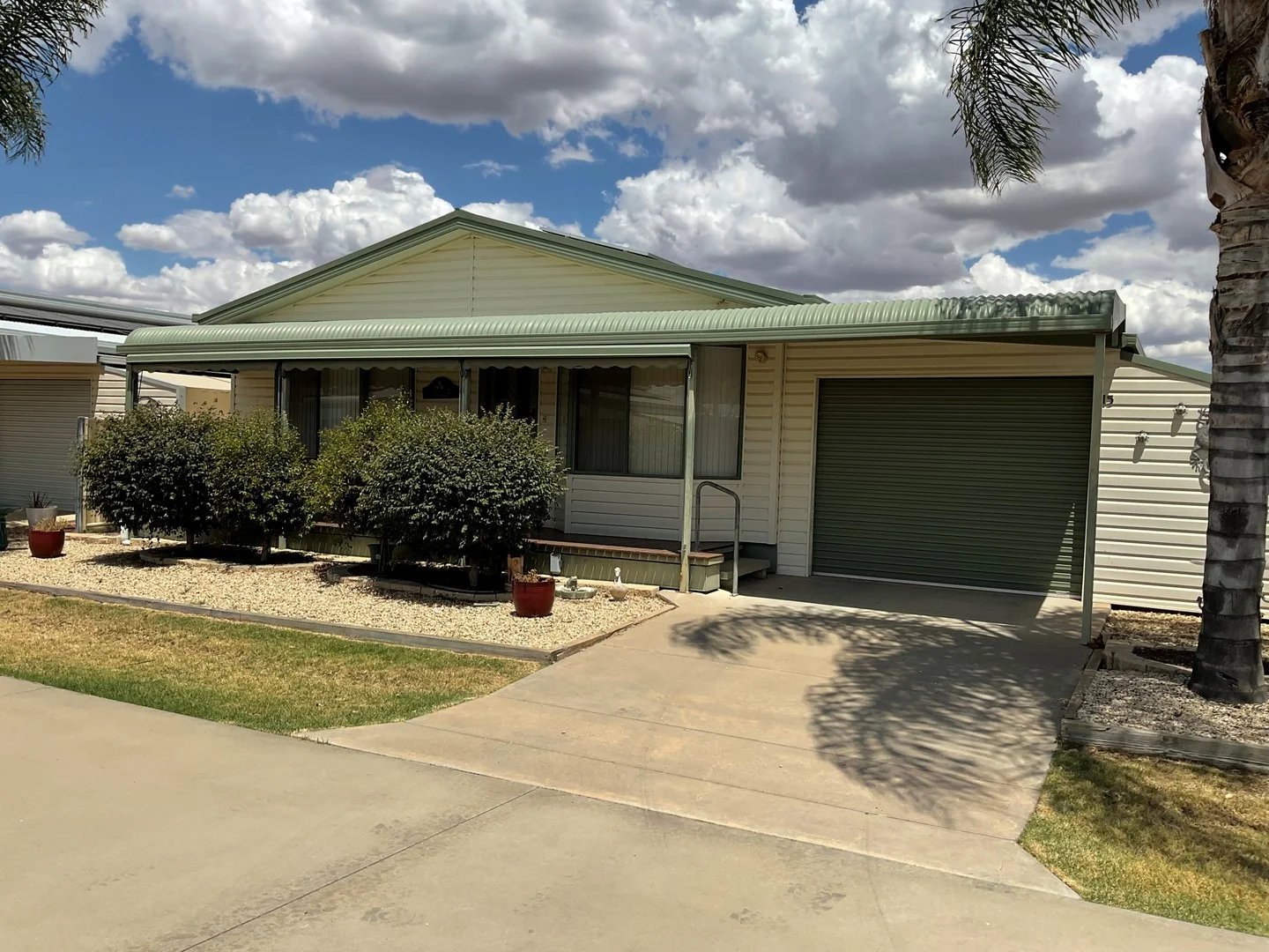 15 Andre Street (1/15)