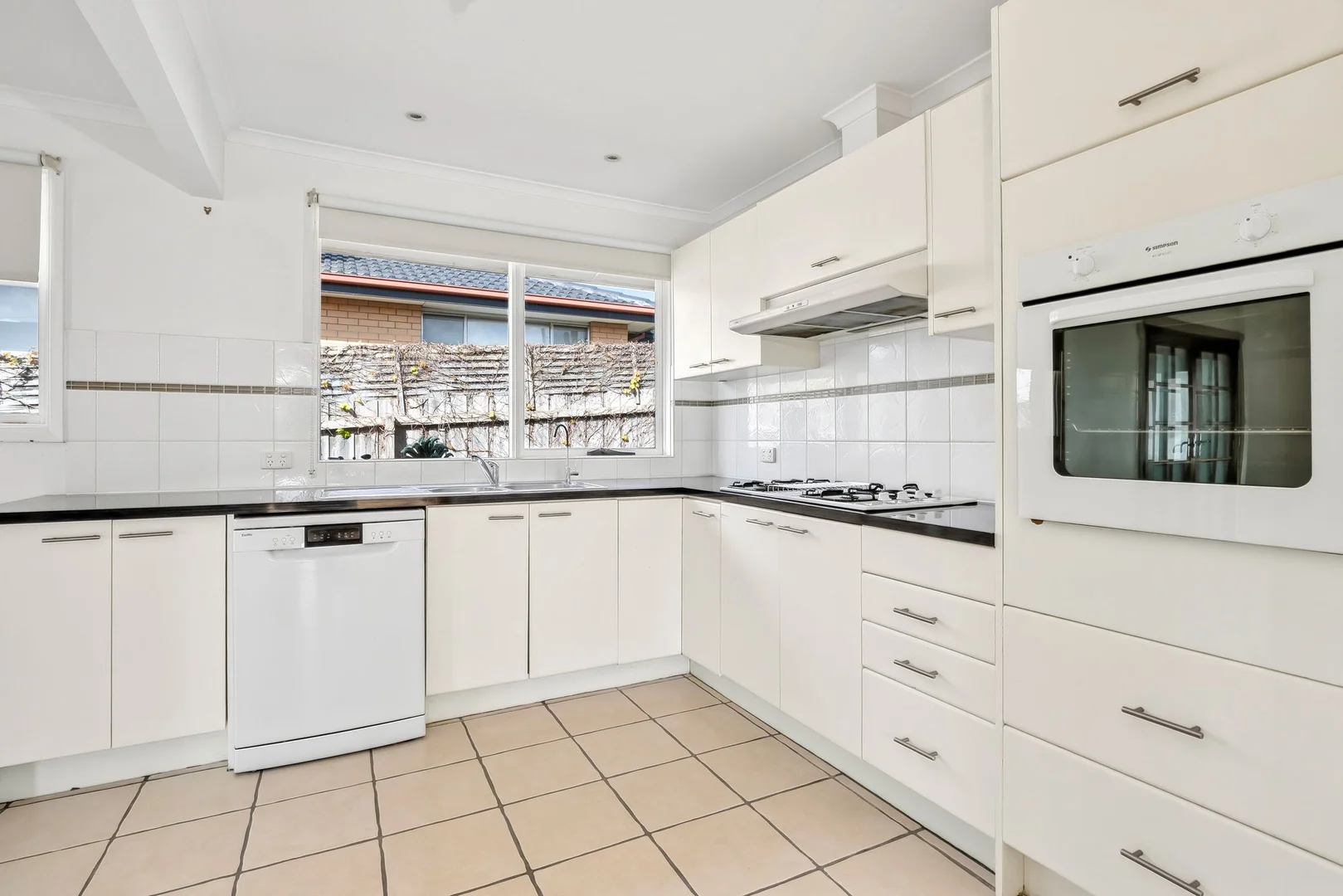 15 Athlon Avenue - Image 4
