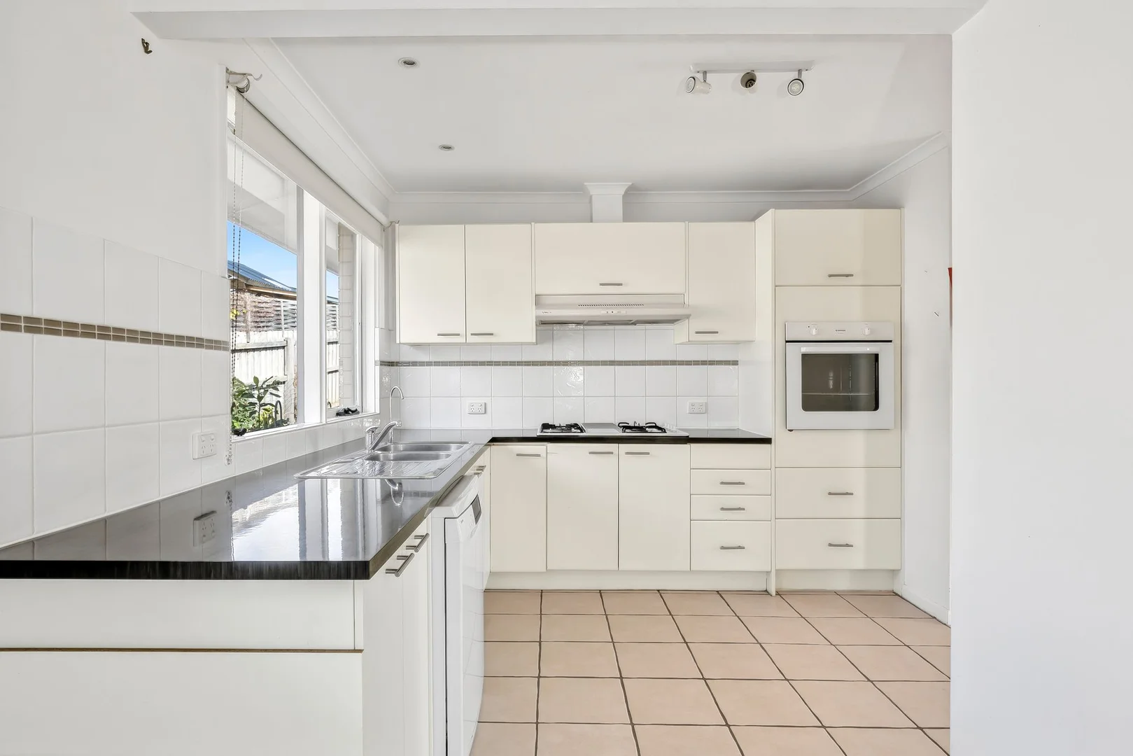 15 Athlon Avenue - Image 2