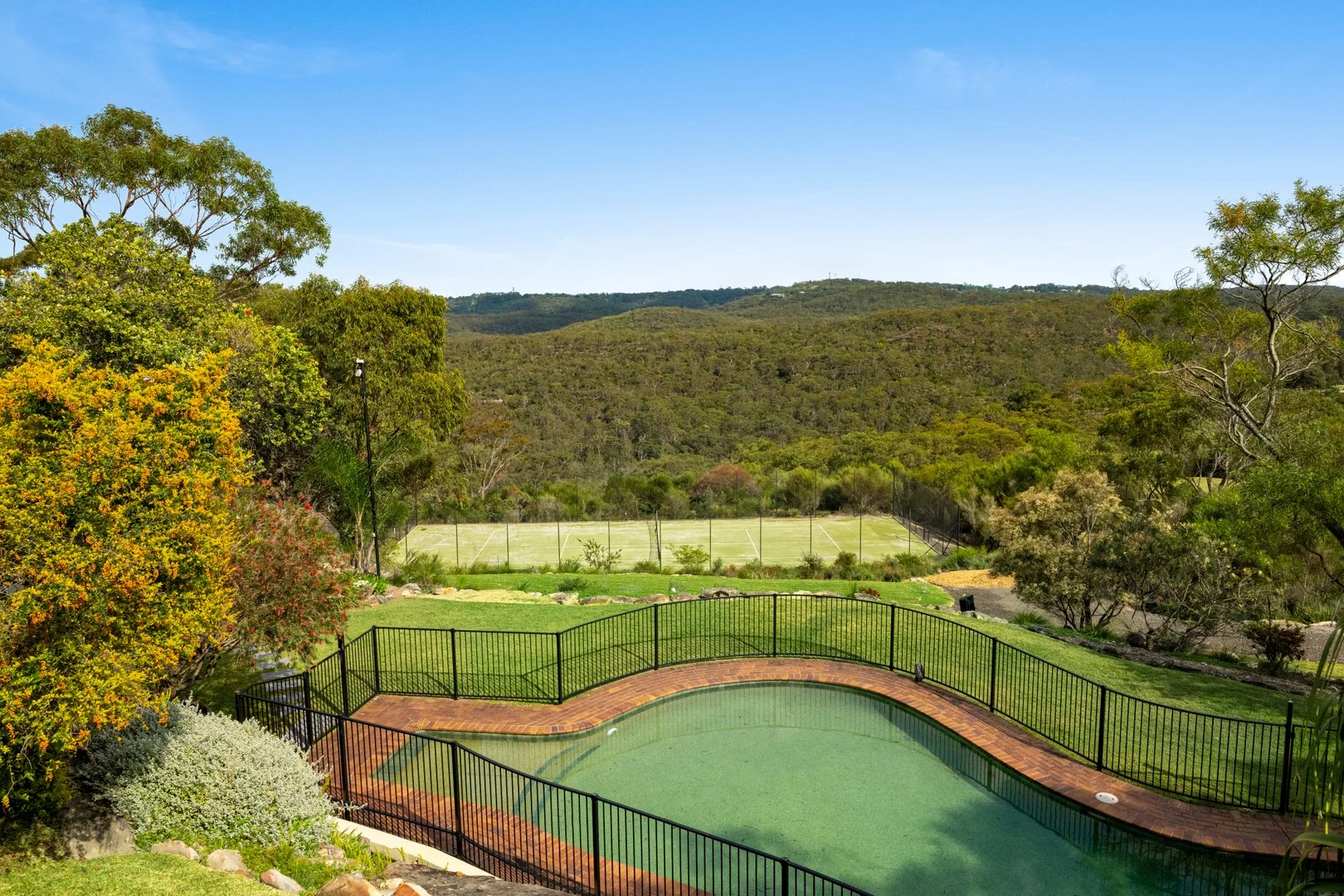 15 Caladenia Close (1/17)