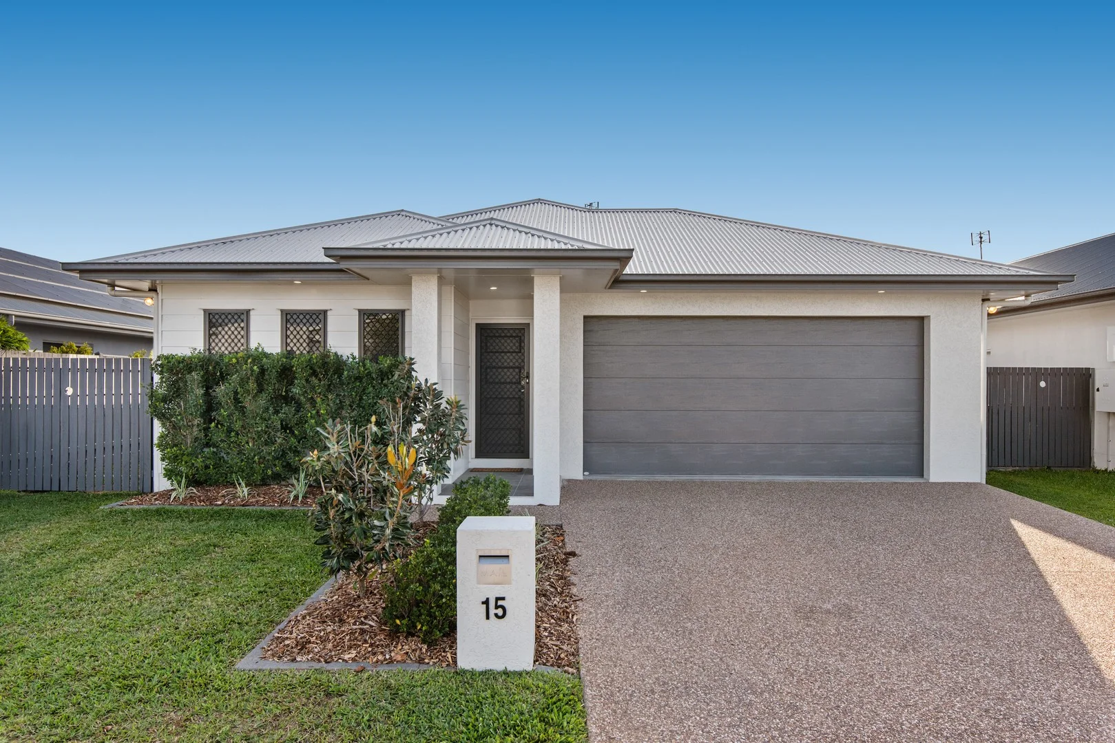 15 Ellington Crescent (1/9)