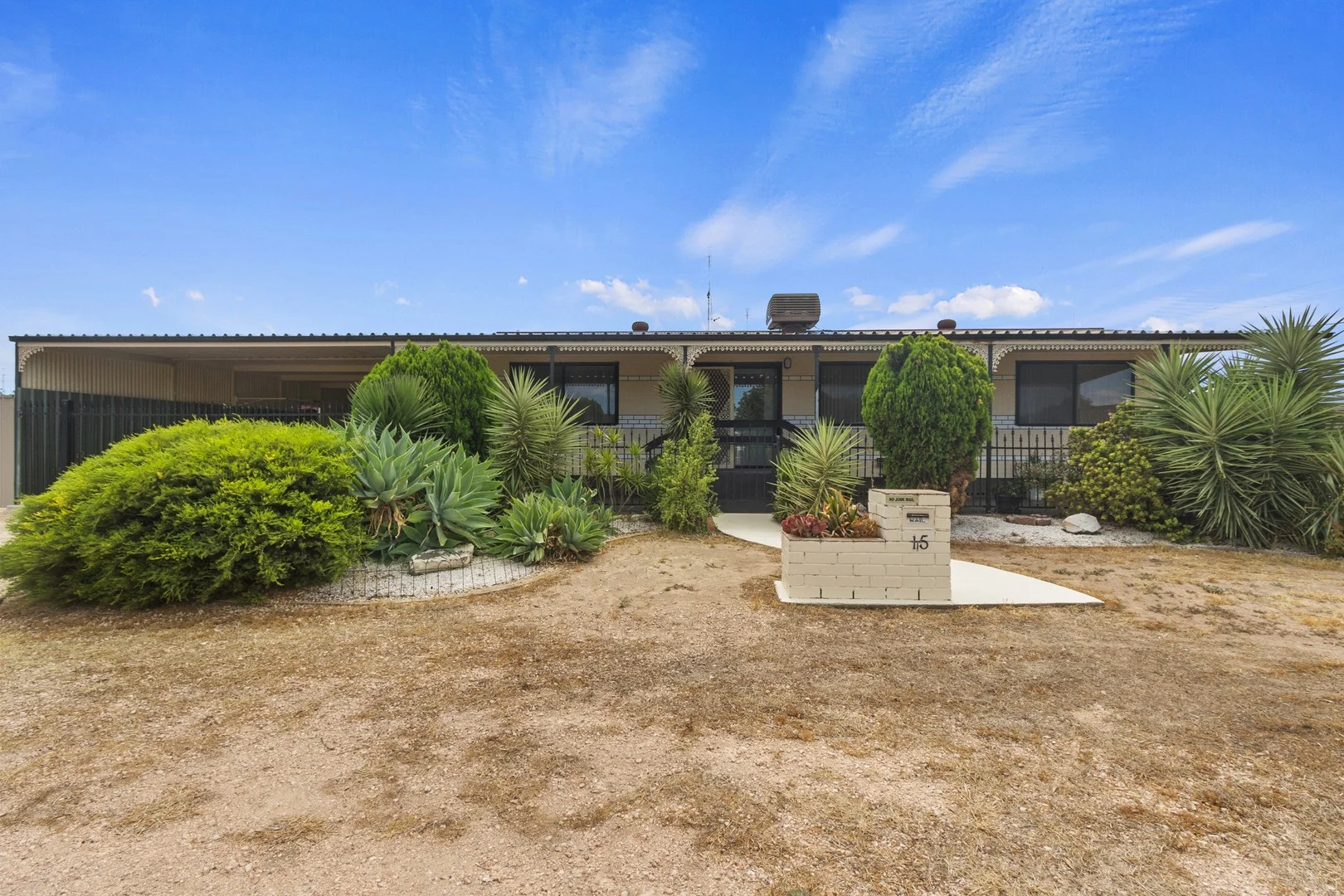$650,000 to $690,000
