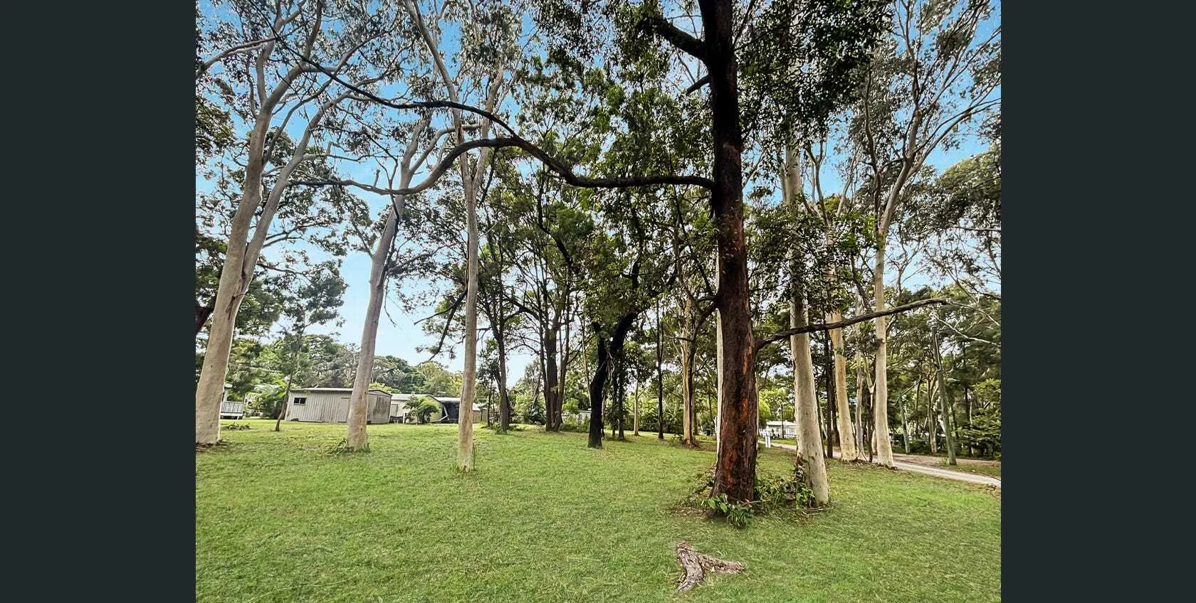 15 Parakeet Street (1/1)