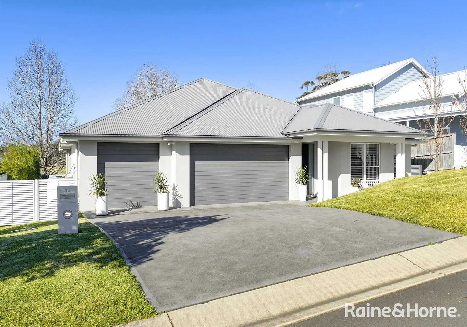 15 Parker Crescent (1/29)