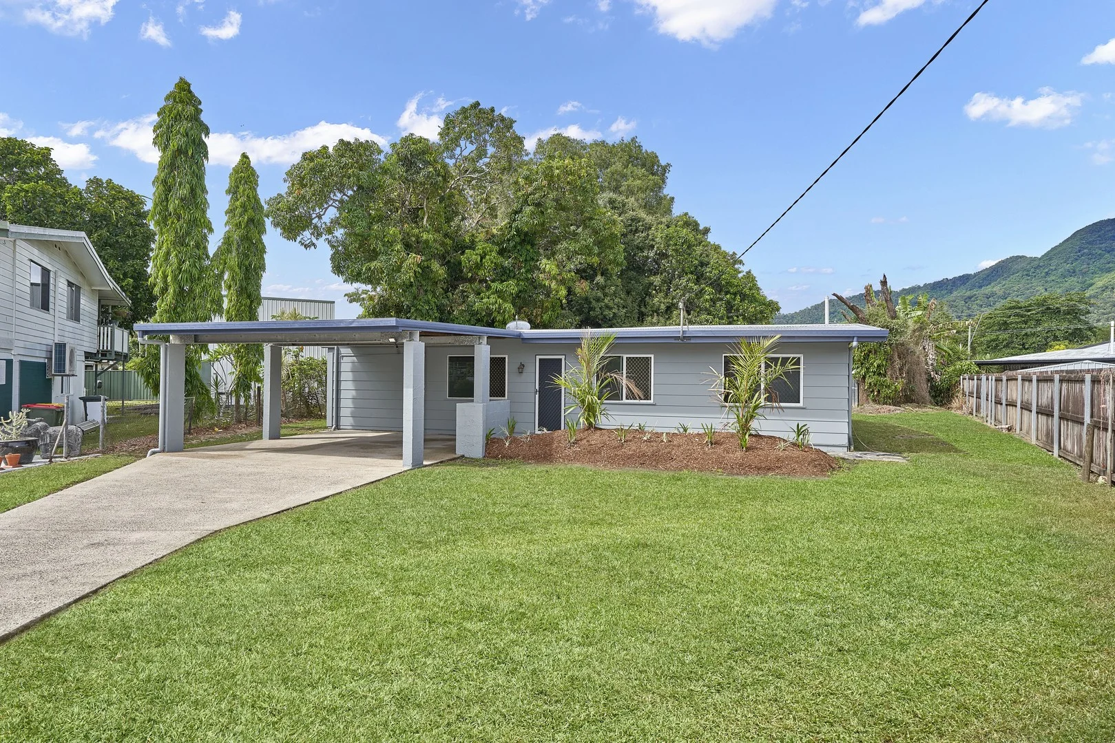 15 Quamby Close (1/17)