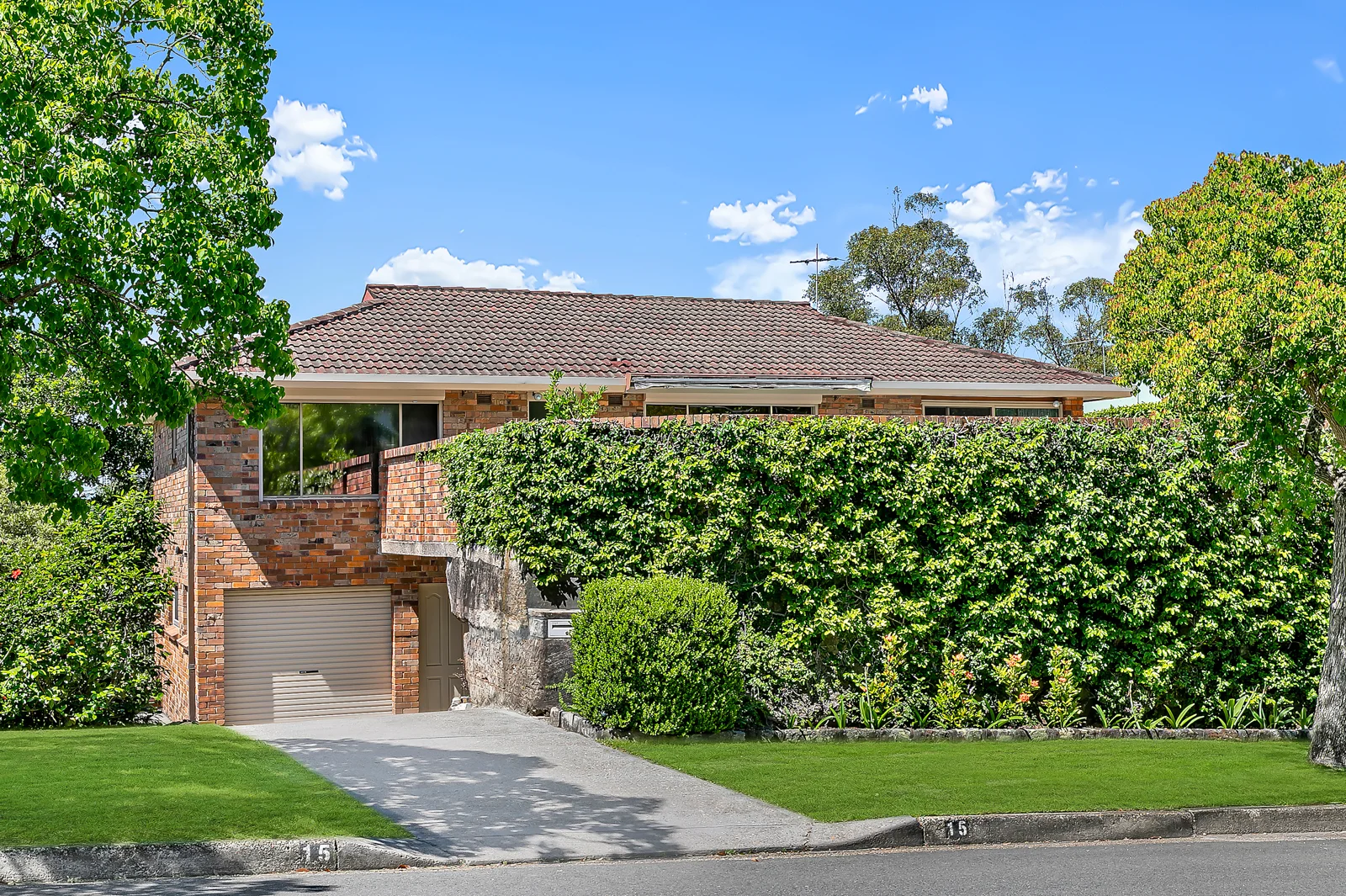 15 Ravenhill Road (1/1)