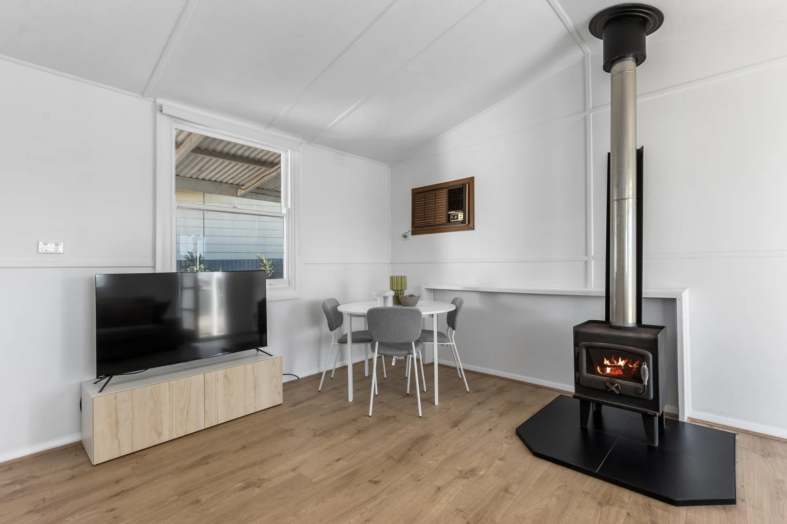 15 The Crescent - Image 5