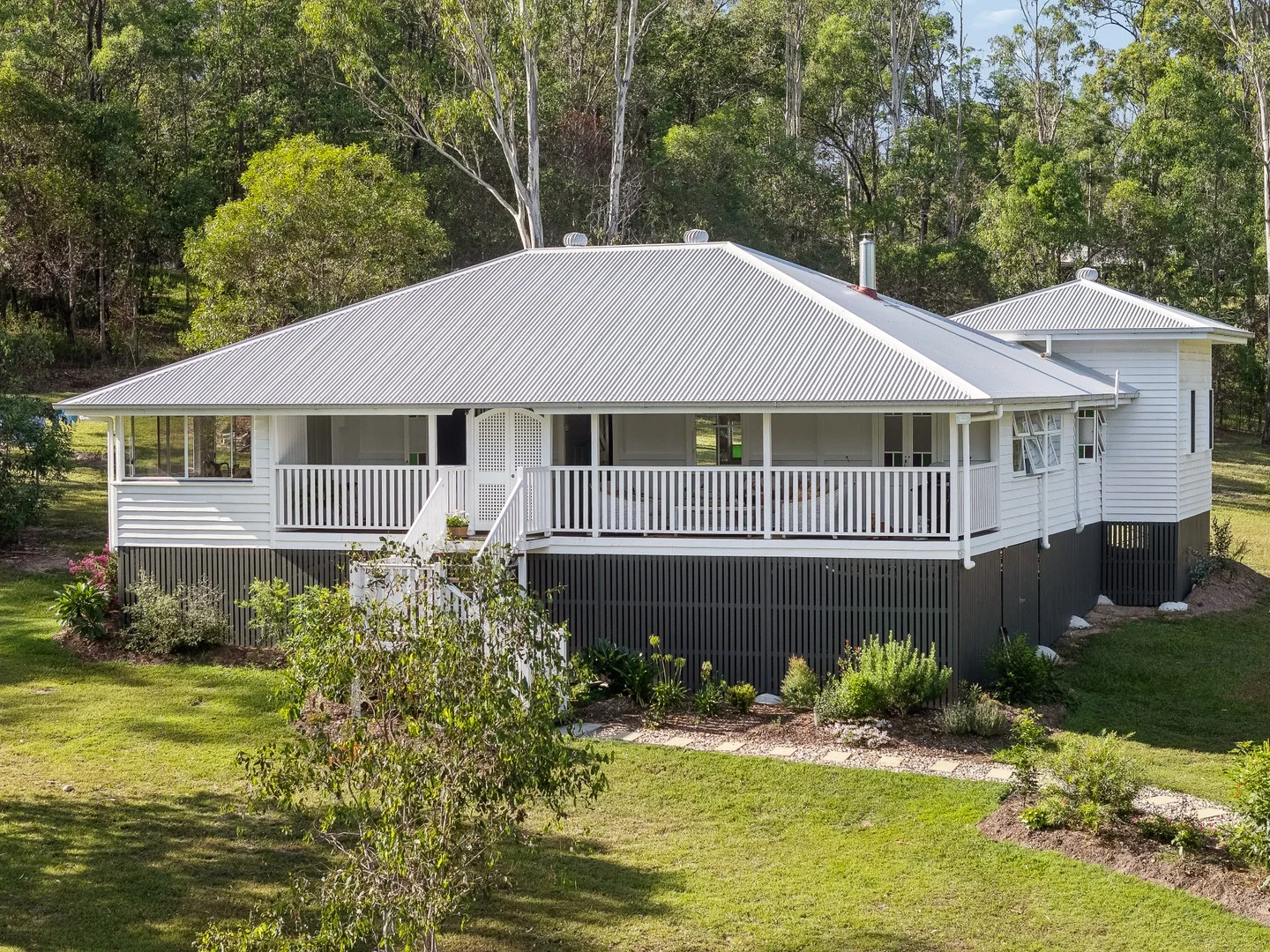 15 Westbourne Drive (1/28)