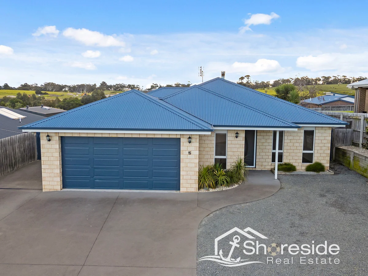 15 WESTBURY Way (1/26)