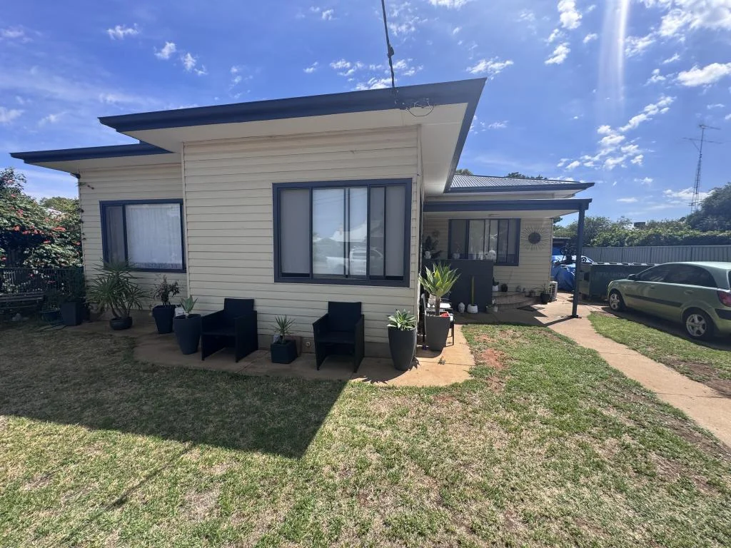 15 Wilga Street (1/1)