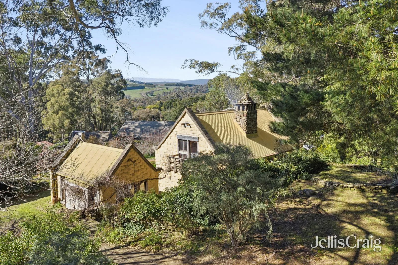 15 Woolnoughs Road (1/3)
