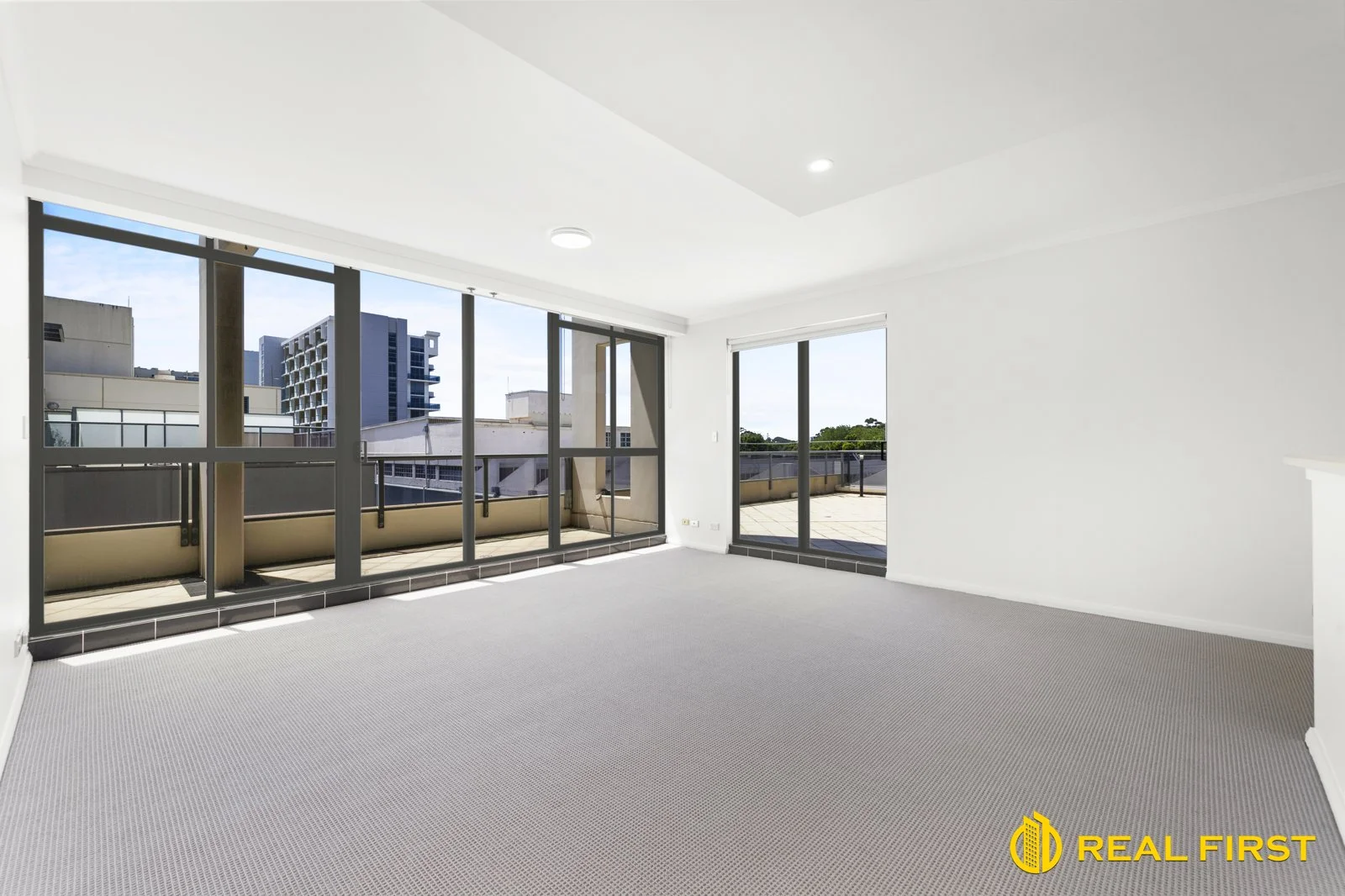 151/10 Lachlan Street (1/14)
