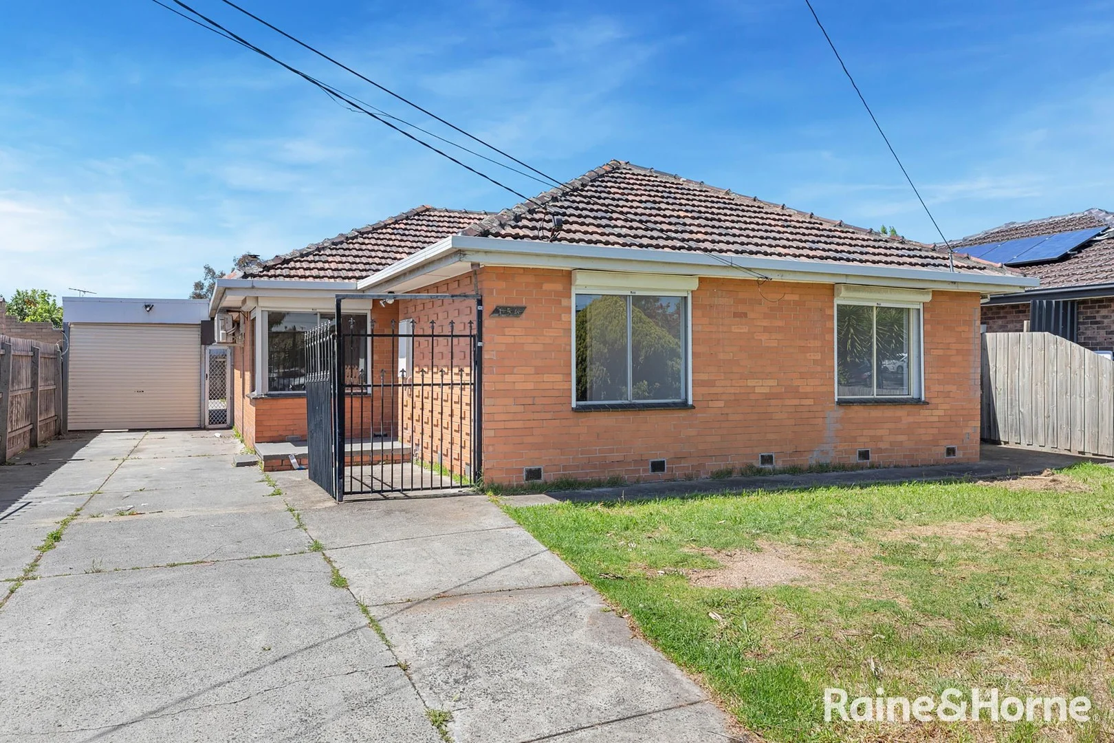 153 St Albans Road (1/19)