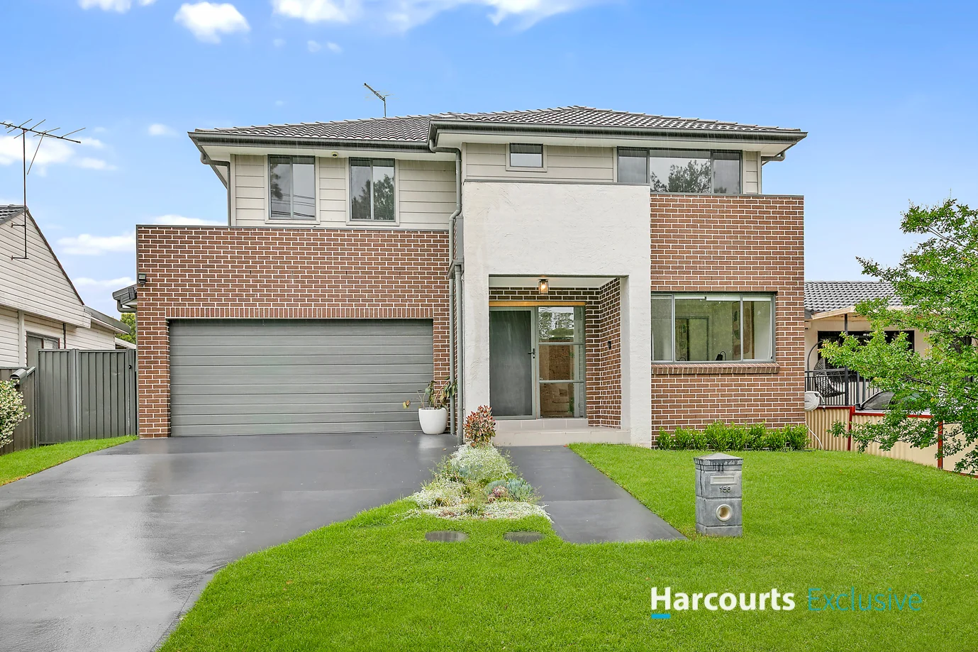 156 Chifley Street (1/1)