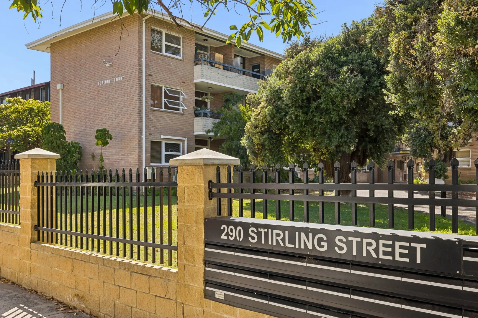 16/290 Stirling Street (1/23)