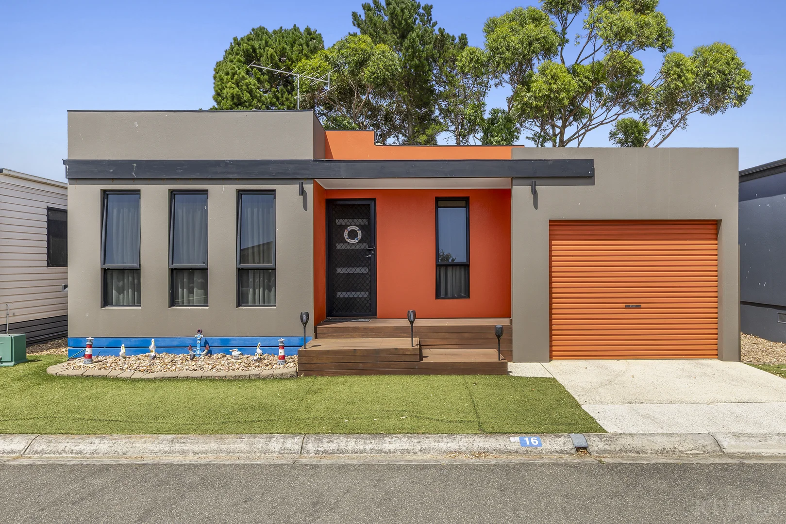 16/300 Clifton Avenue - Image 2