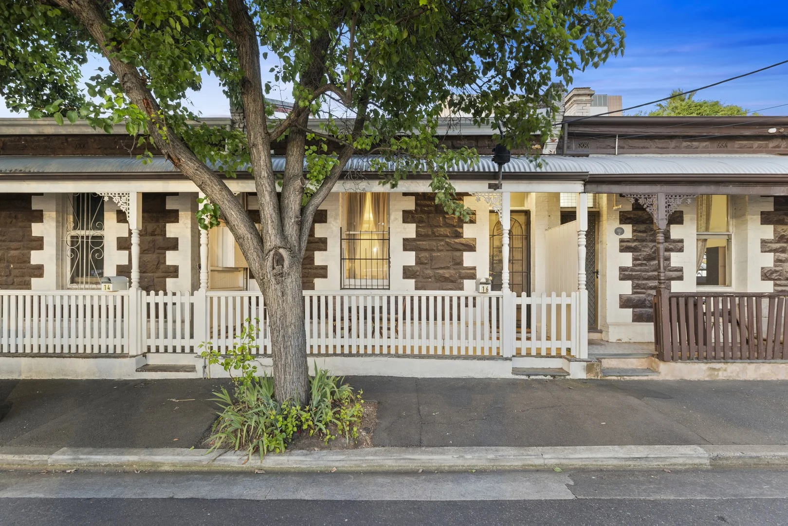 16 Alfred Street (1/20)