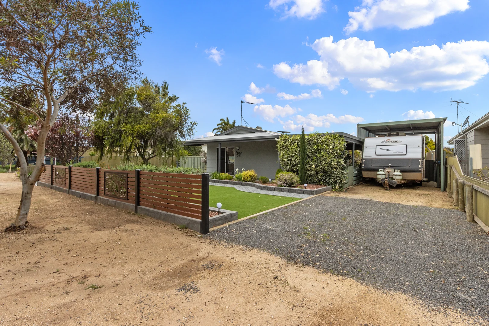 16 Allen Road - Image 3