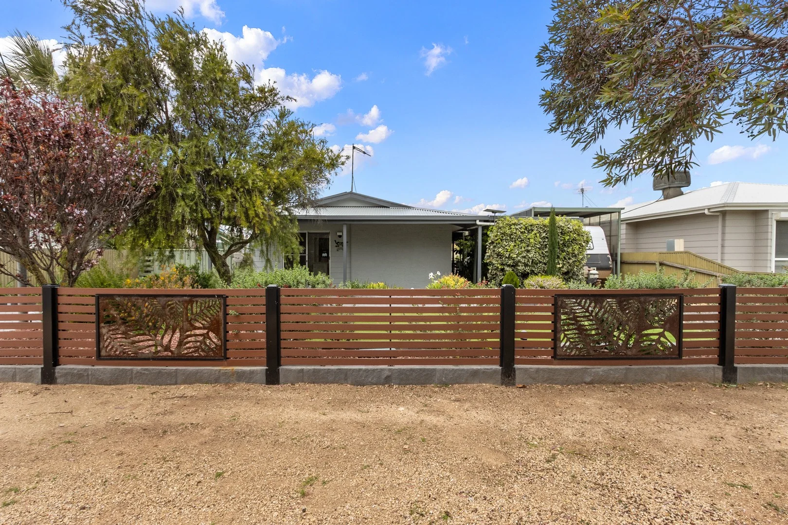 16 Allen Road (1/26)