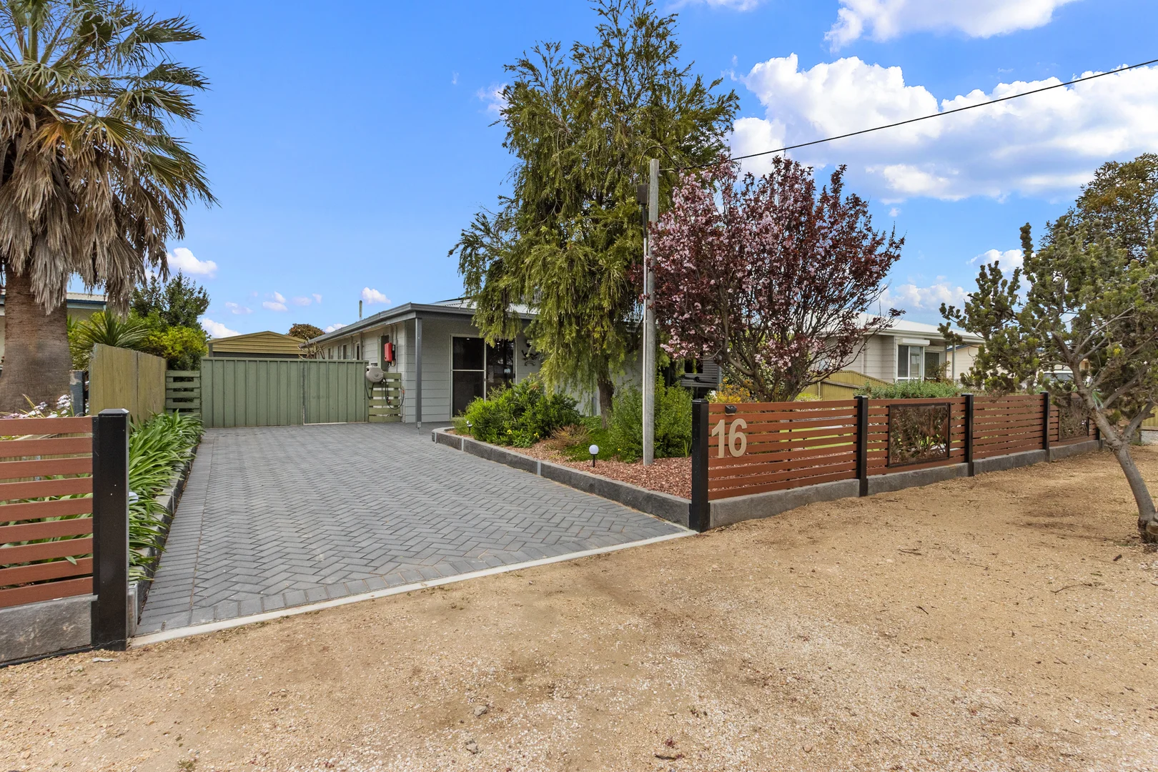 16 Allen Road - Image 2