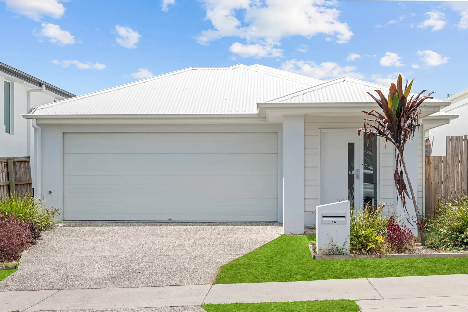 16 Bowen Street (1/1)